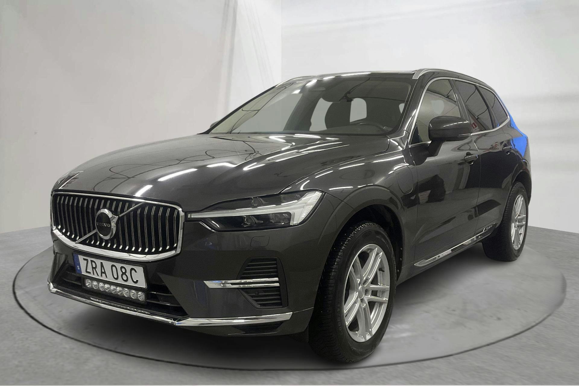 Presentationsfoto 1 av 19: Volvo XC60 T6 AWD Recharge (350hk) - 14 975 mil - Automat - grå - 2023