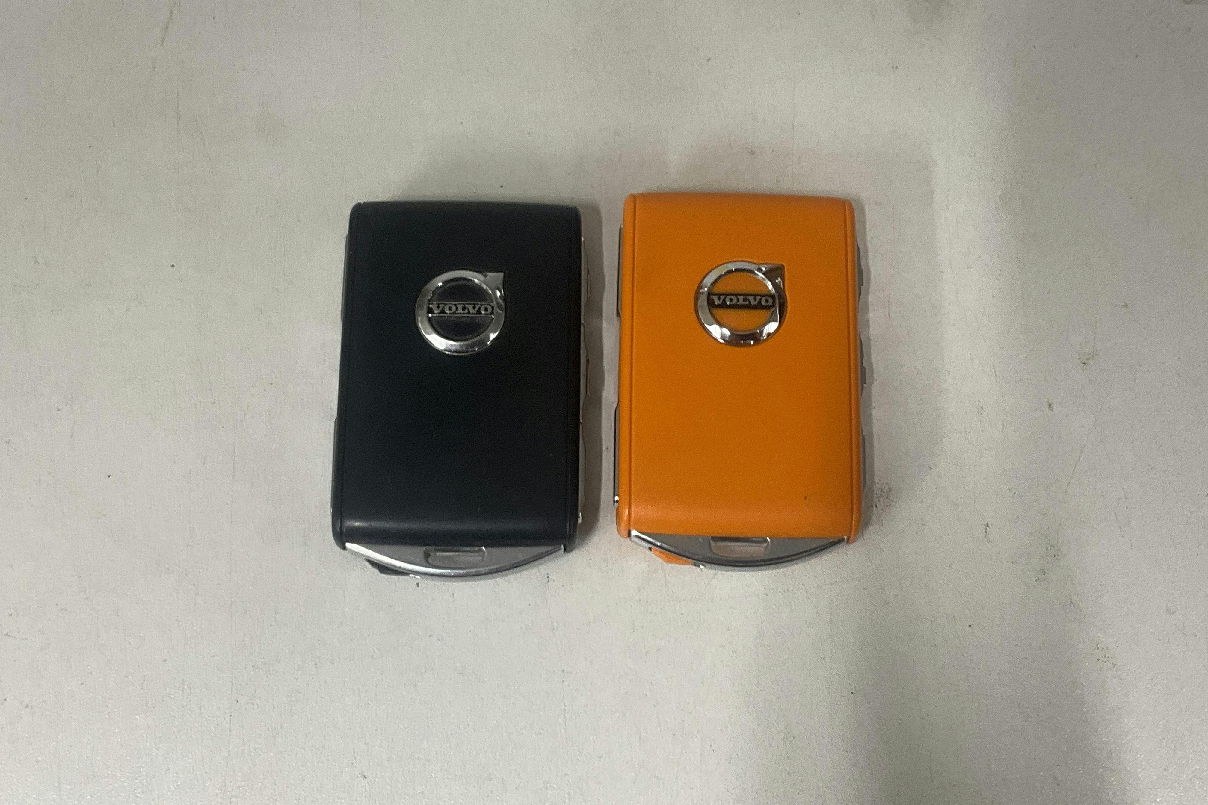 Presentationsfoto 19 av 19: Volvo XC60 T6 AWD Recharge (350hk) - 14 975 mil - Automat - grå - 2023