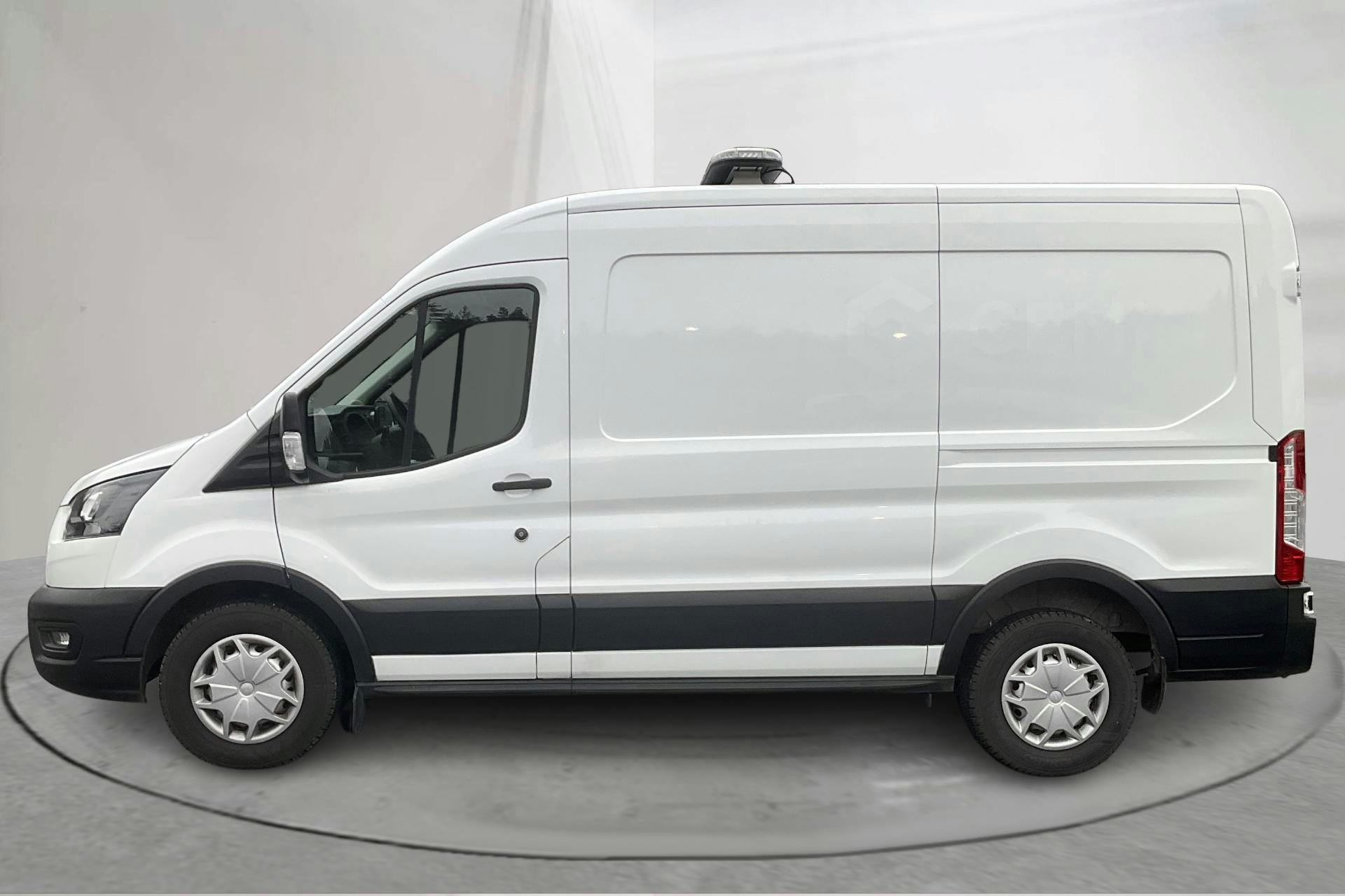 Presentationsfoto 2 av 14: Ford Transit 350 2.0 TDCi 2WD Skåp (130hk) - 2 158 mil - Automat - vit - 2023