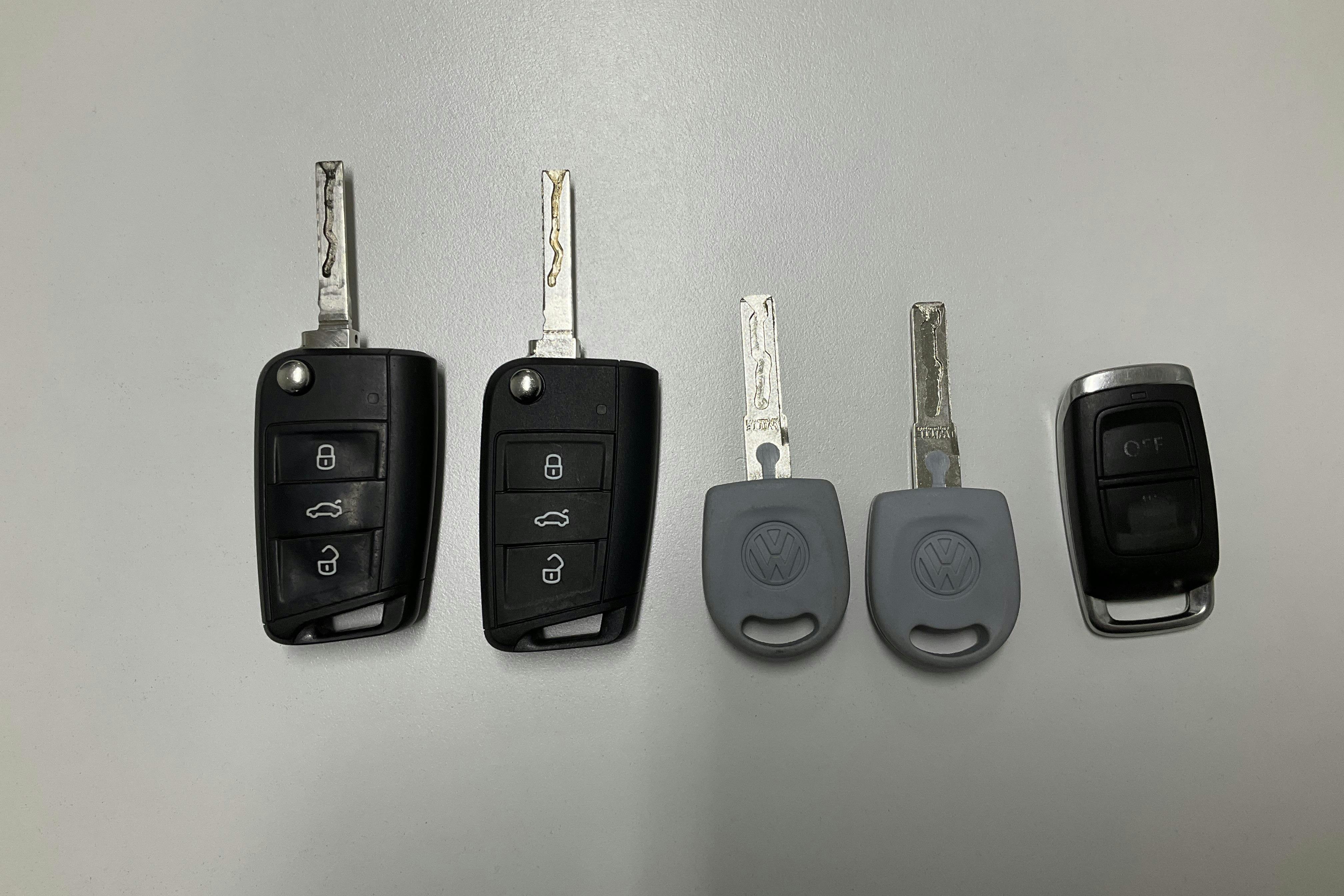 Presentationsfoto 13 av 13: VW Transporter Pickup T6.1 TDI (150hk) - 1 443 mil - Automat - vit - 2024