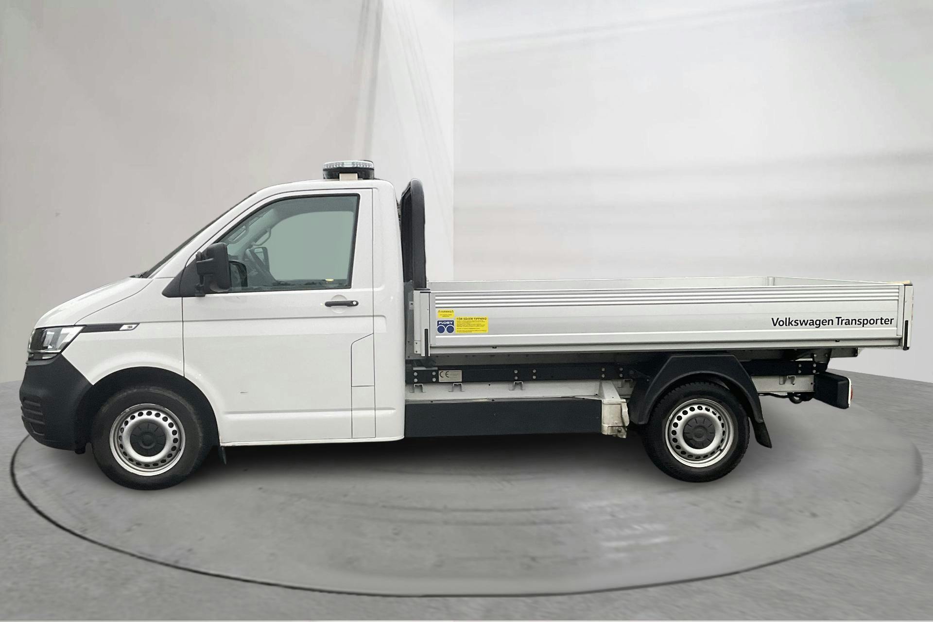 Presentationsfoto 2 av 13: VW Transporter Pickup T6.1 TDI (150hk) - 1 443 mil - Automat - vit - 2024