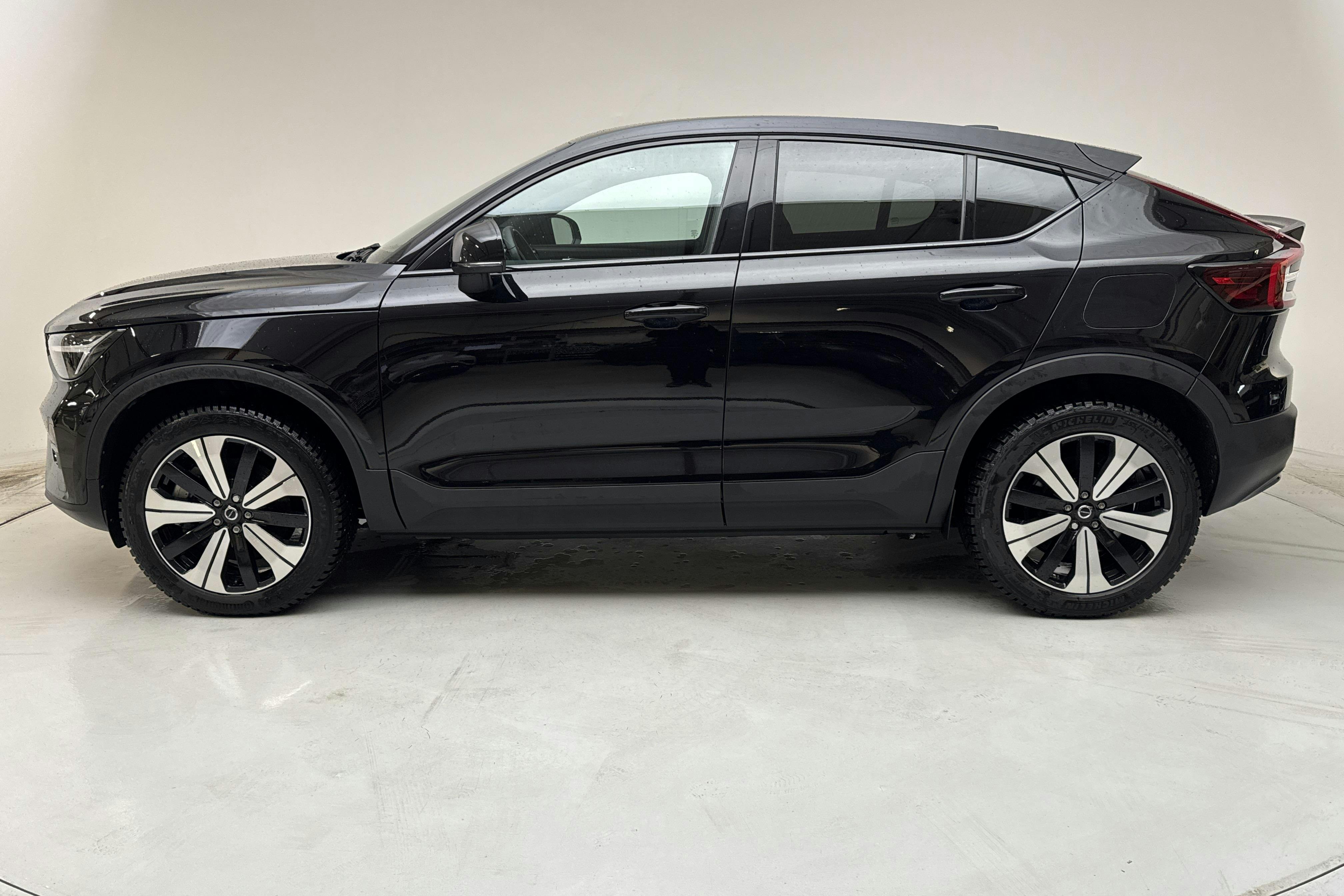 Presentation photo 2 of 16: Volvo C40 Recharge (231hk) - 76 690 km - Automatic - black - 2023