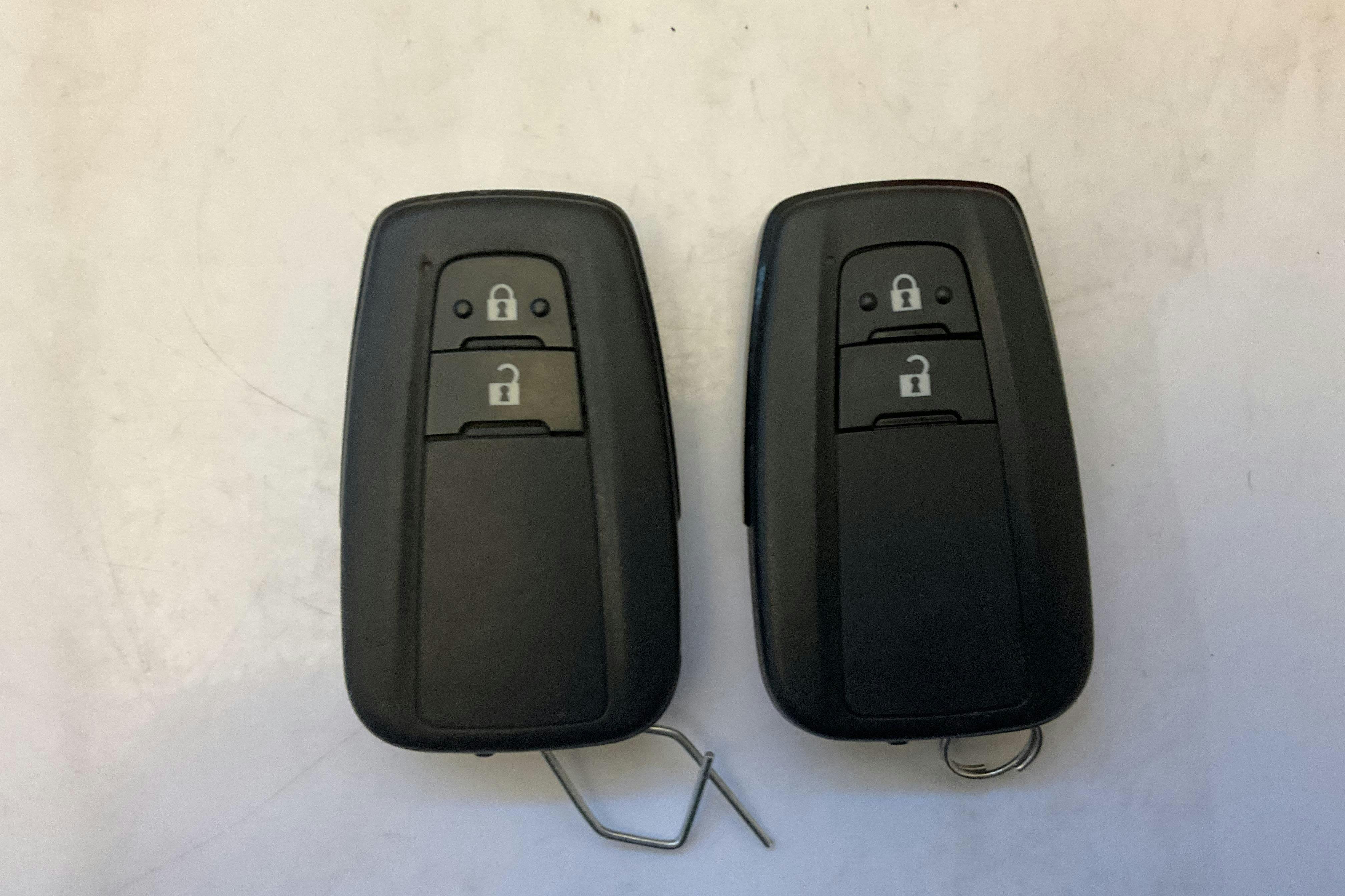 Presentation photo 13 of 13: Toyota RAV4 2.5 HSD AWD (222hk) - 214 700 km - Automatic - white - 2020