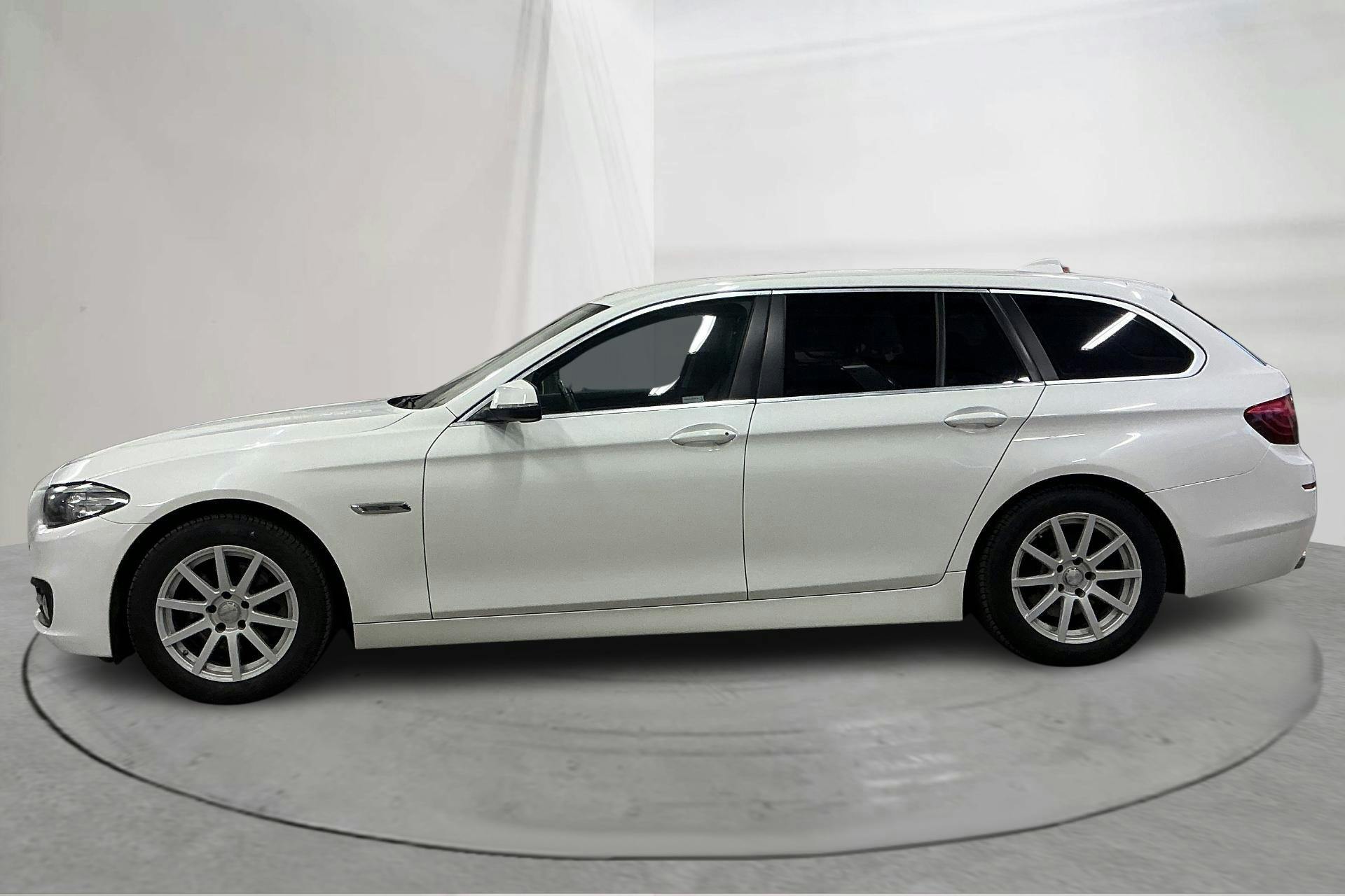 Presentation photo 2 of 14: BMW 520d xDrive Touring, F11 (190hk) - 156 200 km - Automatic - white - 2017