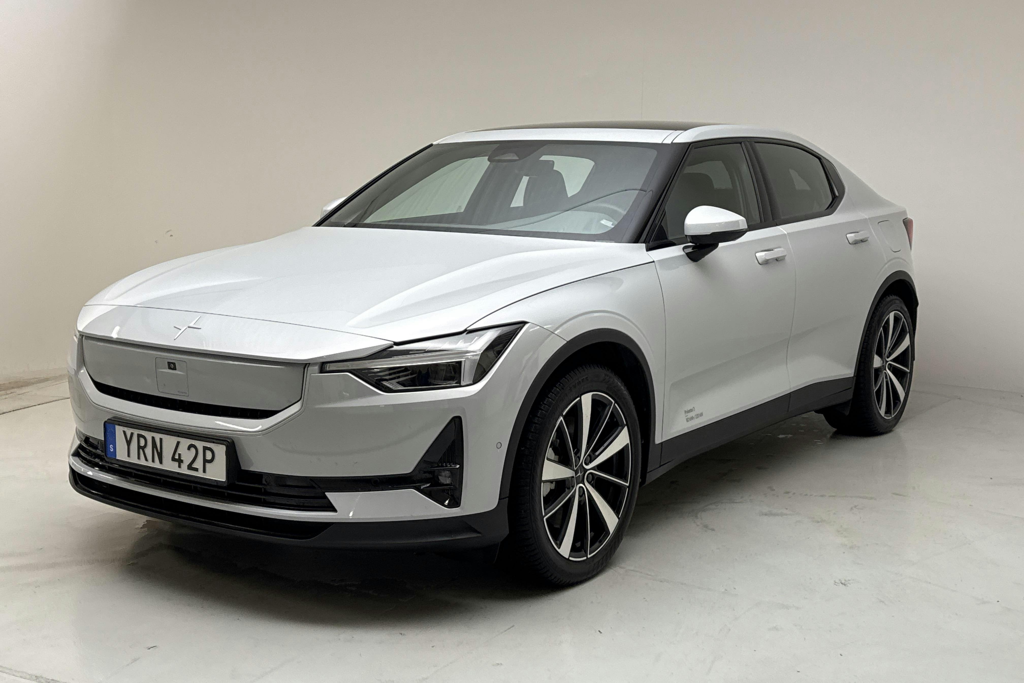 Presentationsfoto 1 av 21: Polestar 2 Long range Single motor (296hk) - 5 434 mil - Automat - silver - 2024