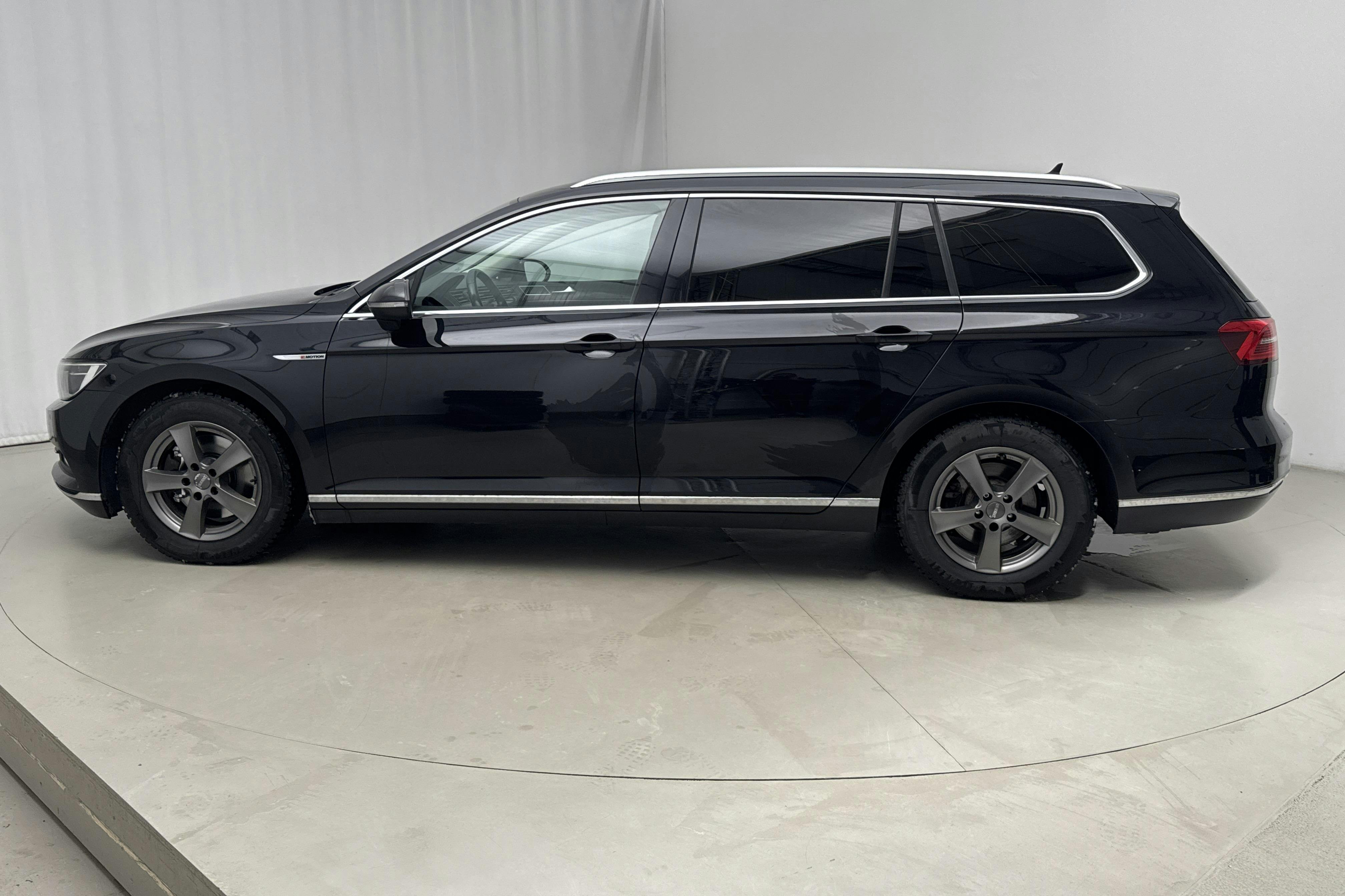 Presentation photo 2 of 13: VW Passat 2.0 TDI Sportscombi 4MOTION (190hk) - 173 740 km - Automatic - black - 2016