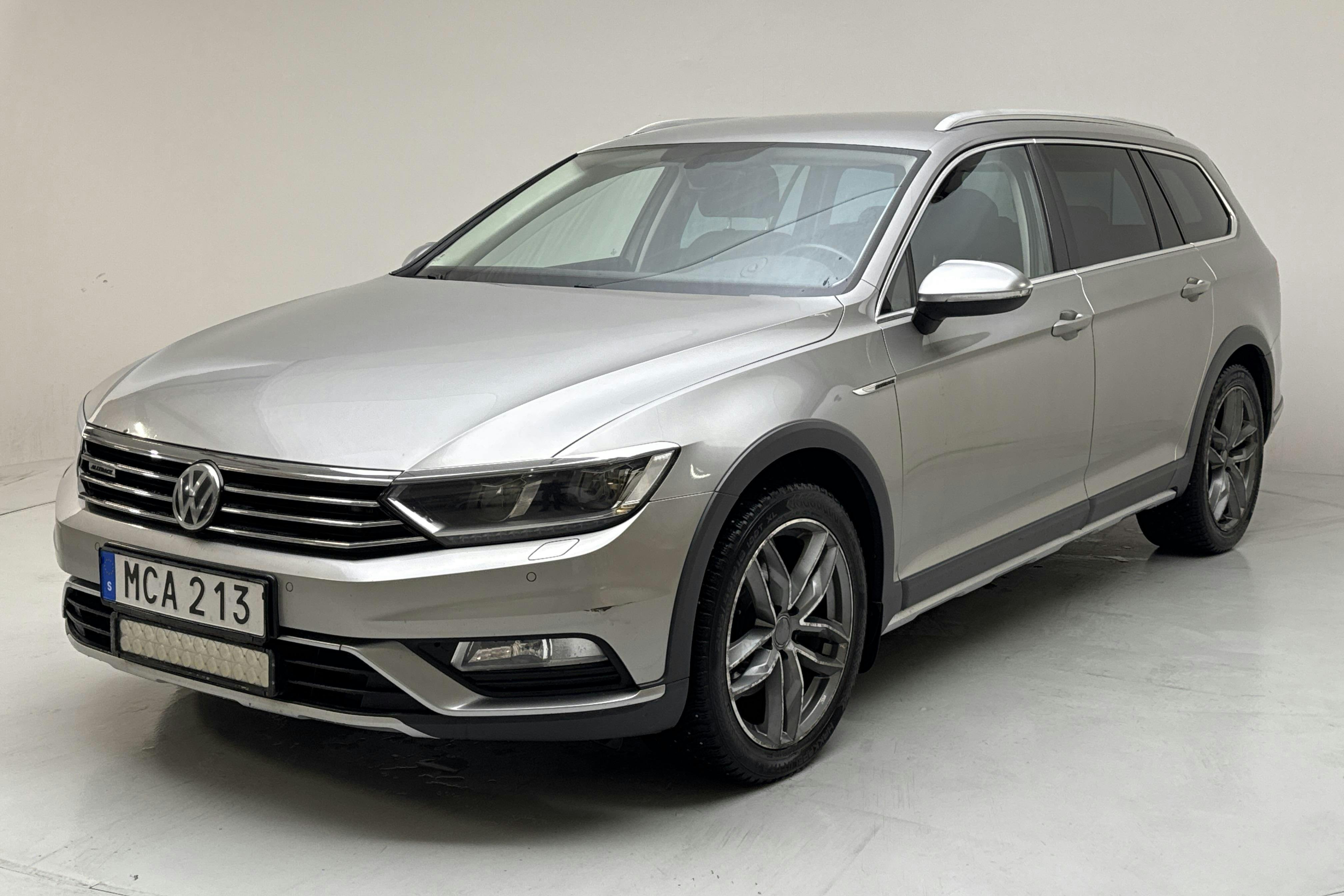 Presentationsfoto 1 av 14: VW Passat Alltrack 2.0 TDI 4MOTION (190hk) - 21 021 mil - Automat - silver - 2016