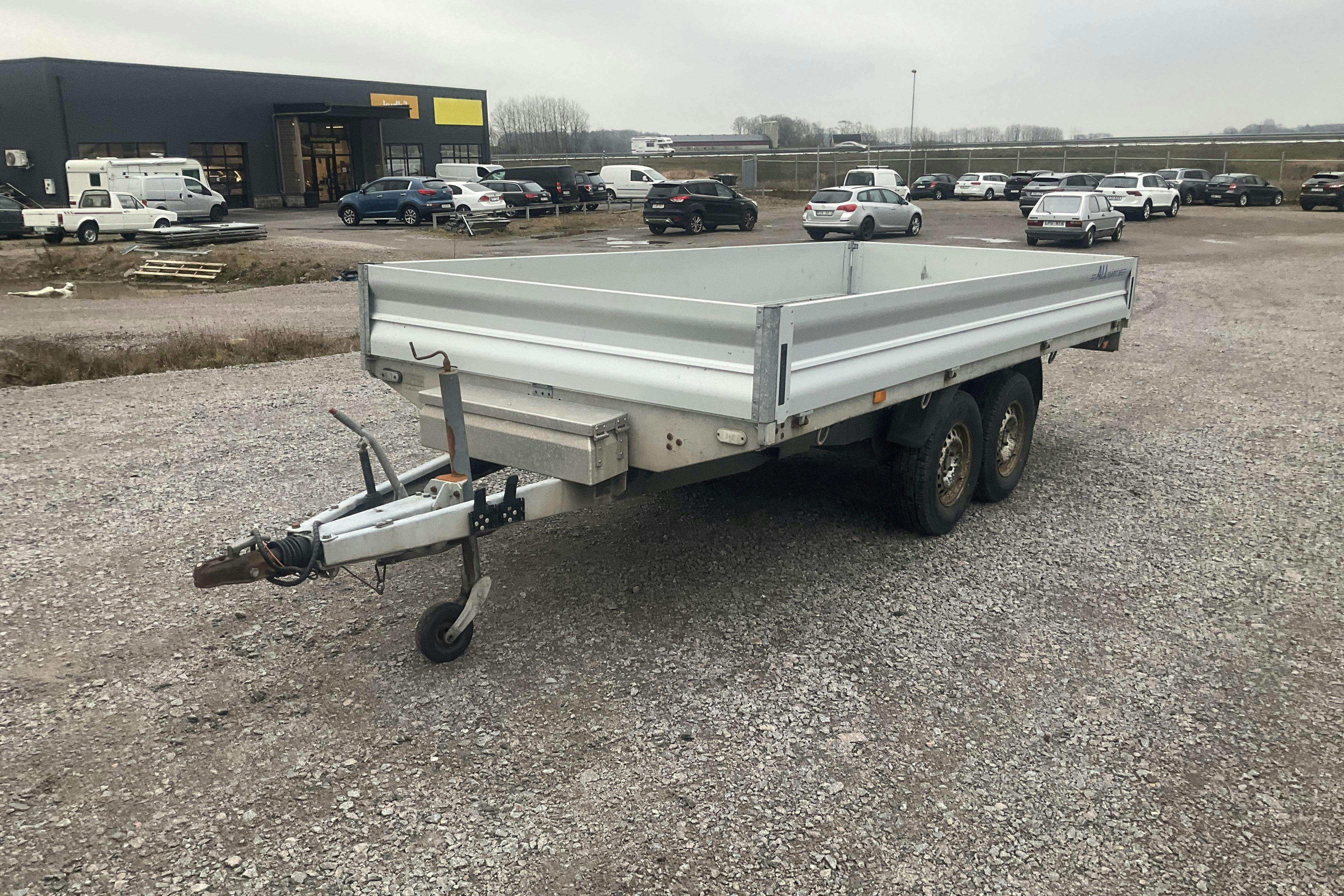 Presentation photo 1 of 6: VEZEKO ALLSLÄP VARIO 417 Släpvagn - 0 km - gray - 2007