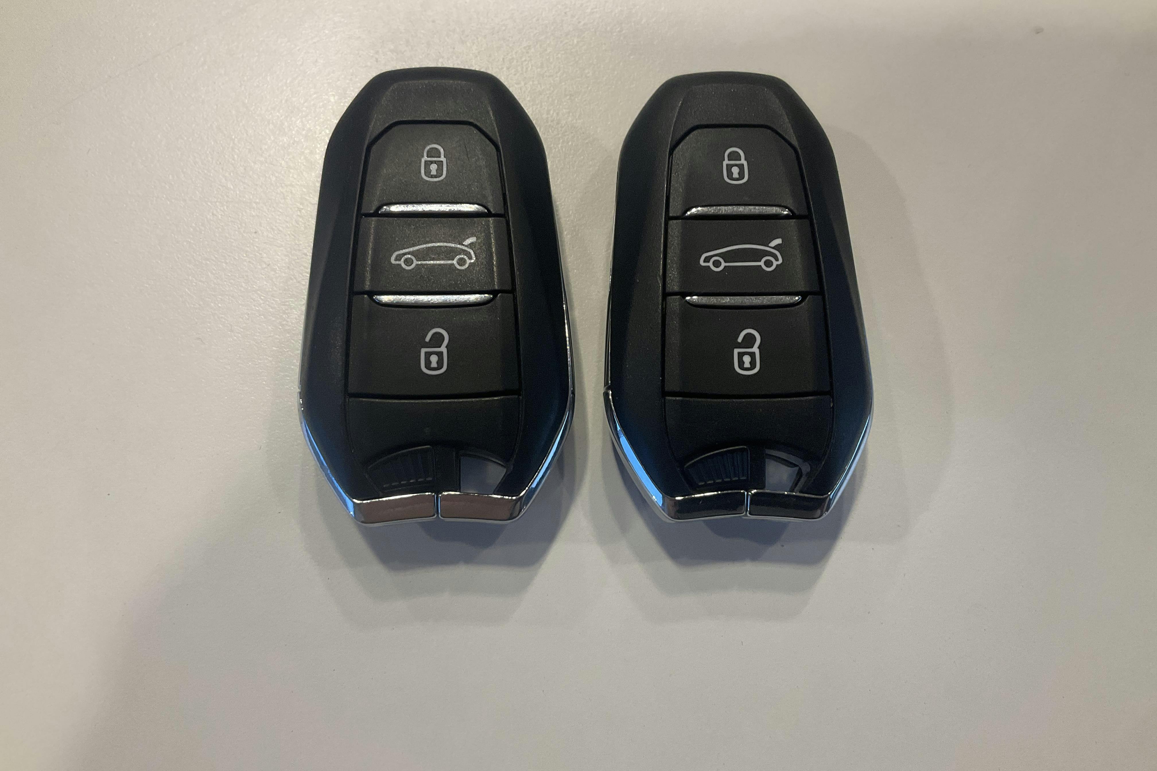 Presentationsfoto 18 av 18: Peugeot 508 1.6 Hybrid SW (225hk) - 8 408 mil - Automat - grå - 2021