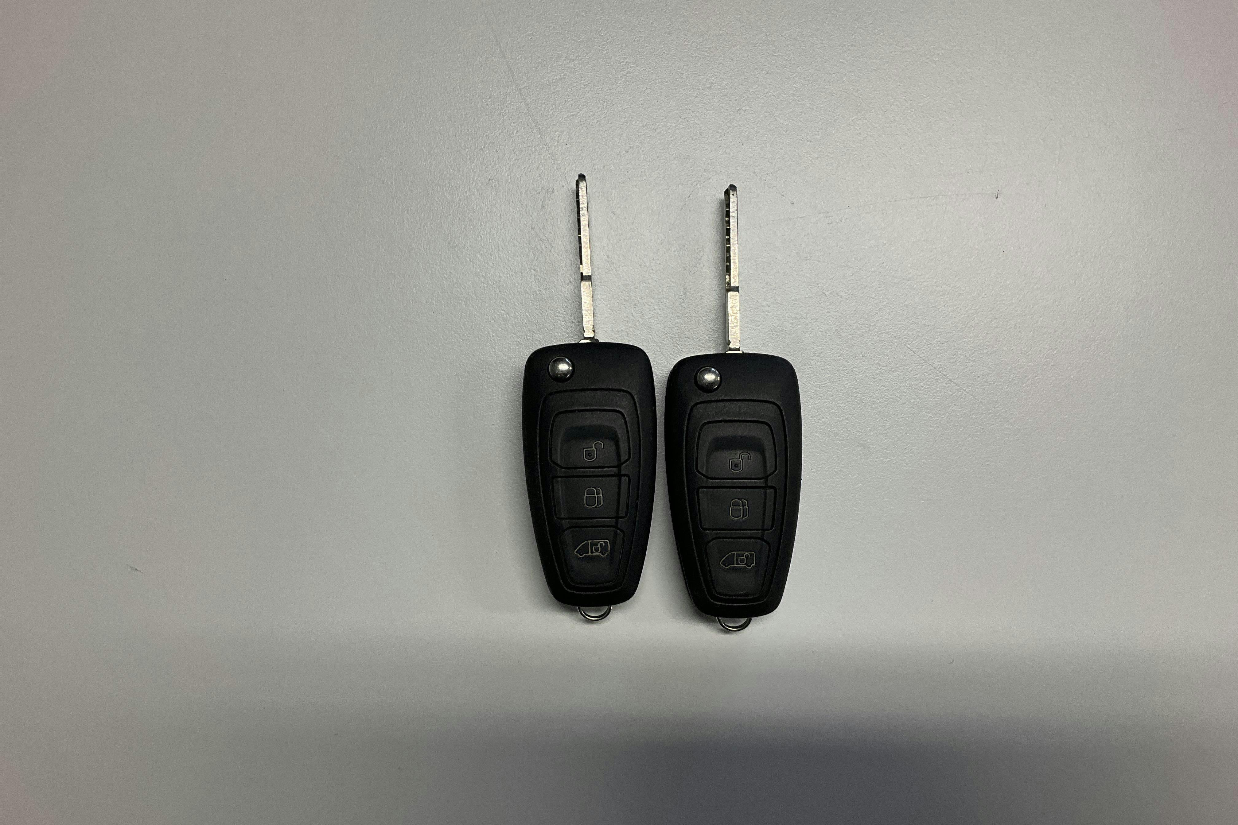 Presentationsfoto 13 av 13: Ford Transit Custom 300 MHEV (130hk) - 16 675 mil - Manuell - vit - 2021