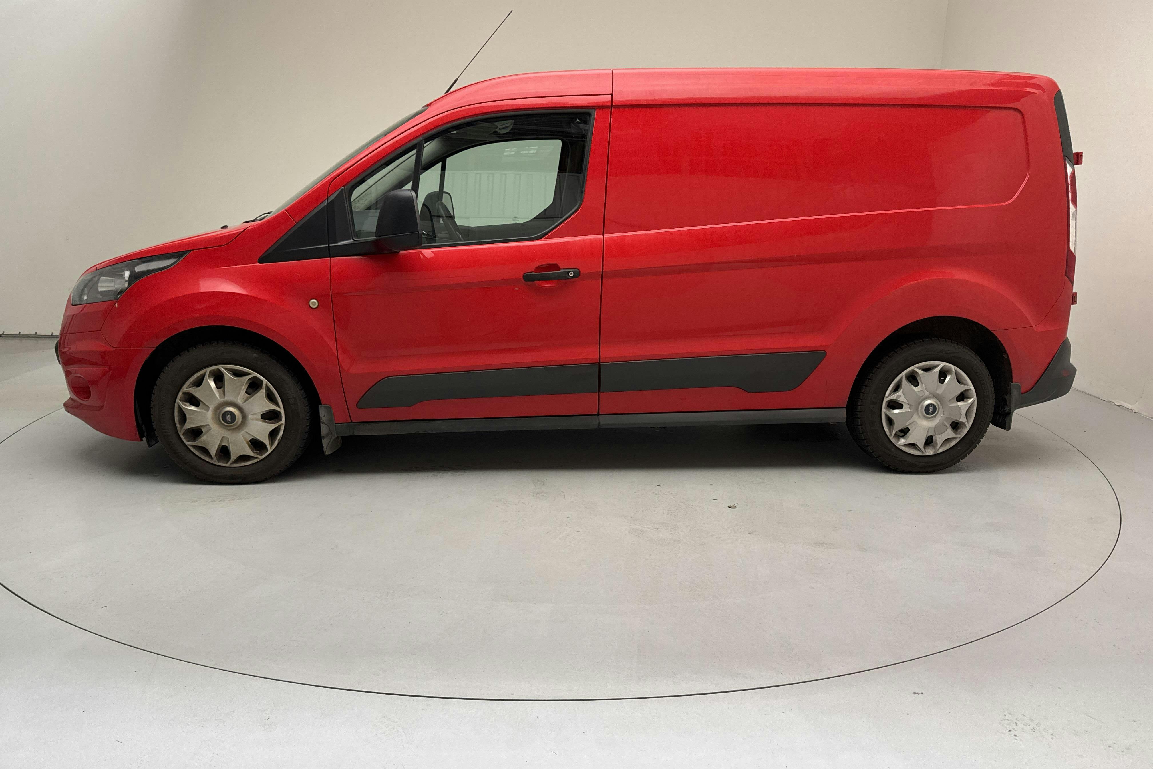 Presentationsfoto 2 av 10: Ford Transit Connect 1.6 TDCi (95hk) - 20 114 mil - Manuell - röd - 2015