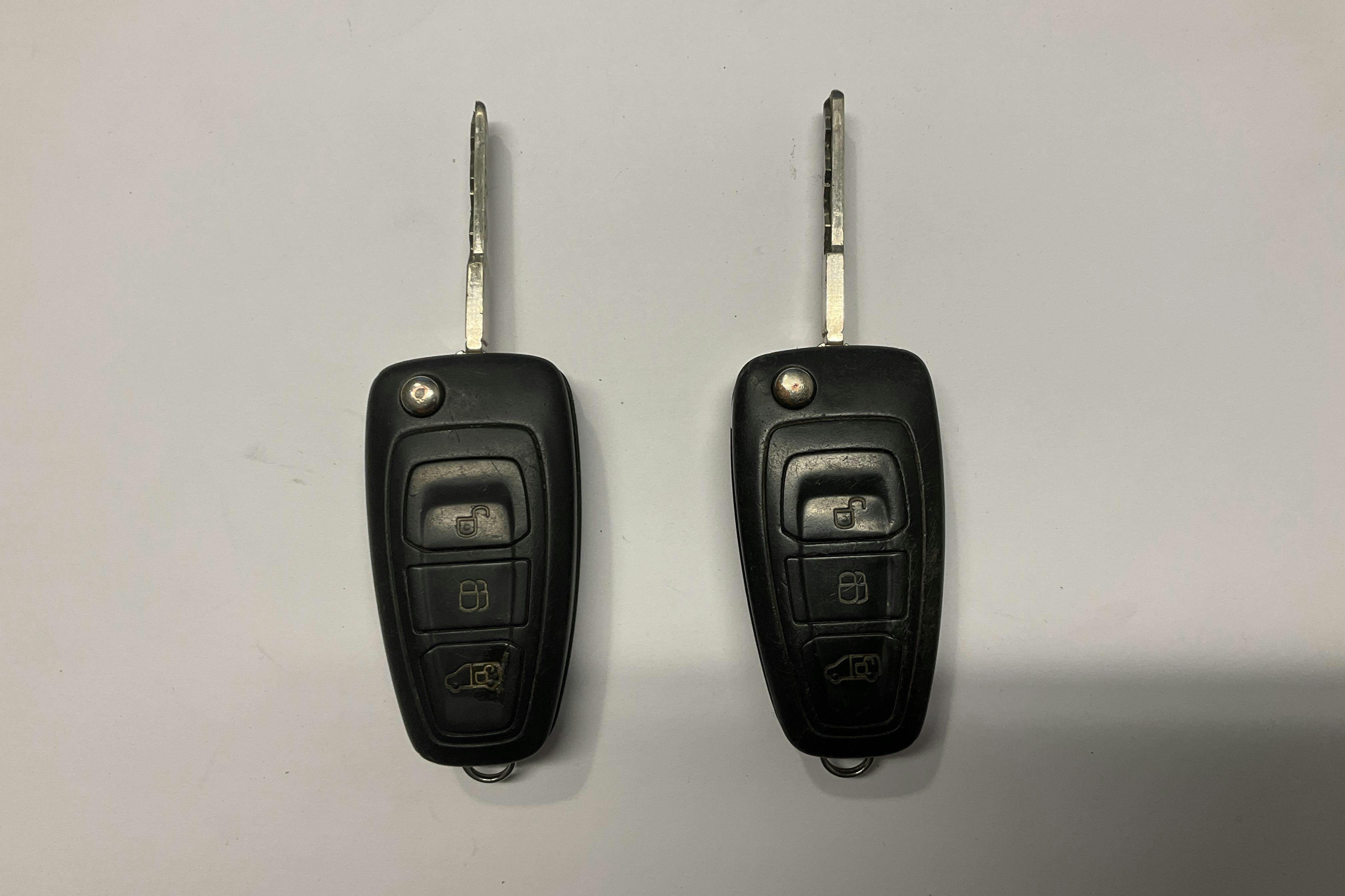 Presentationsfoto 10 av 10: Ford Transit Connect 1.6 TDCi (95hk) - 20 114 mil - Manuell - röd - 2015