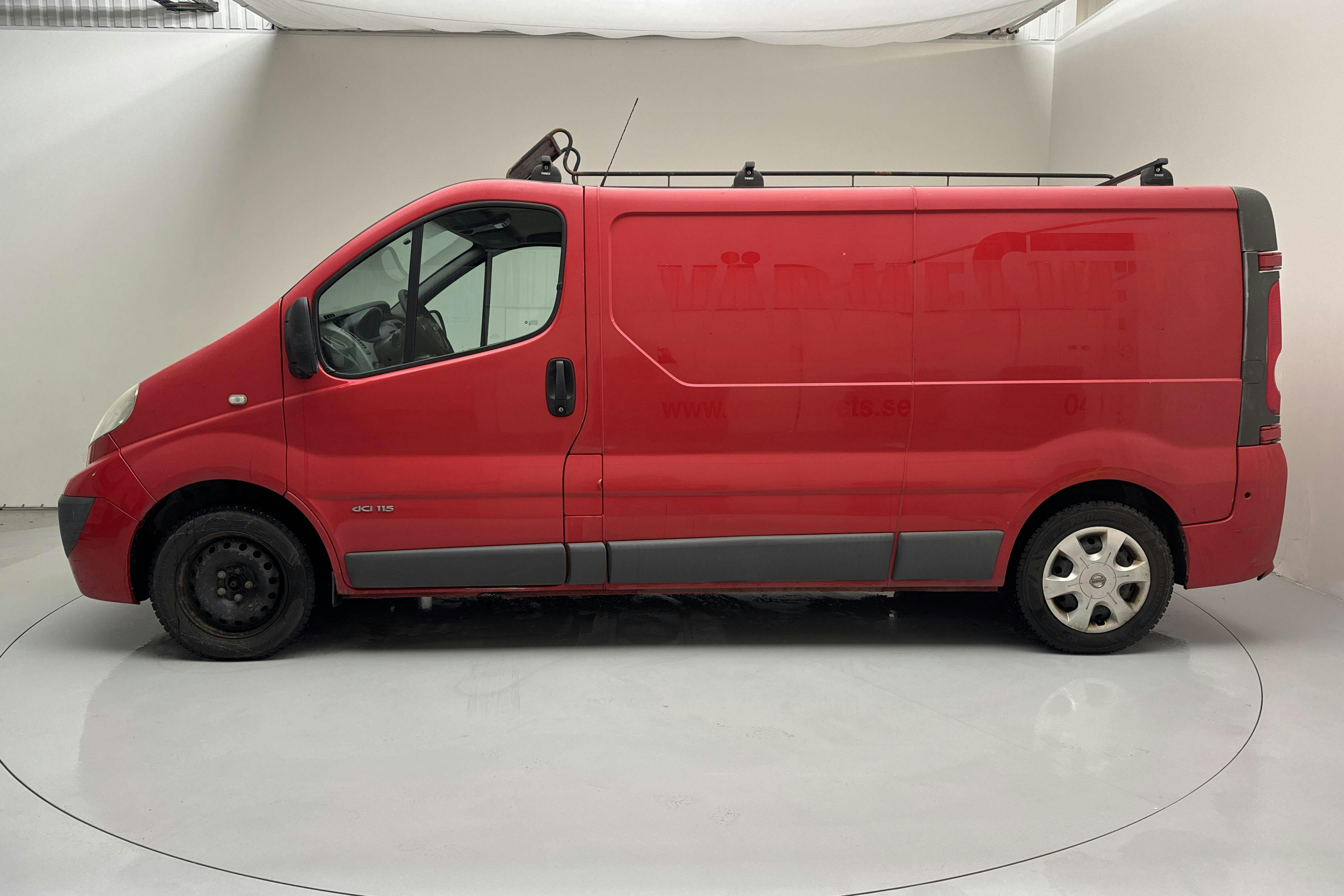 Presentation photo 2 of 14: Nissan Primastar 2.0 dCi (114hk) - 274 110 km - Manual - red - 2012