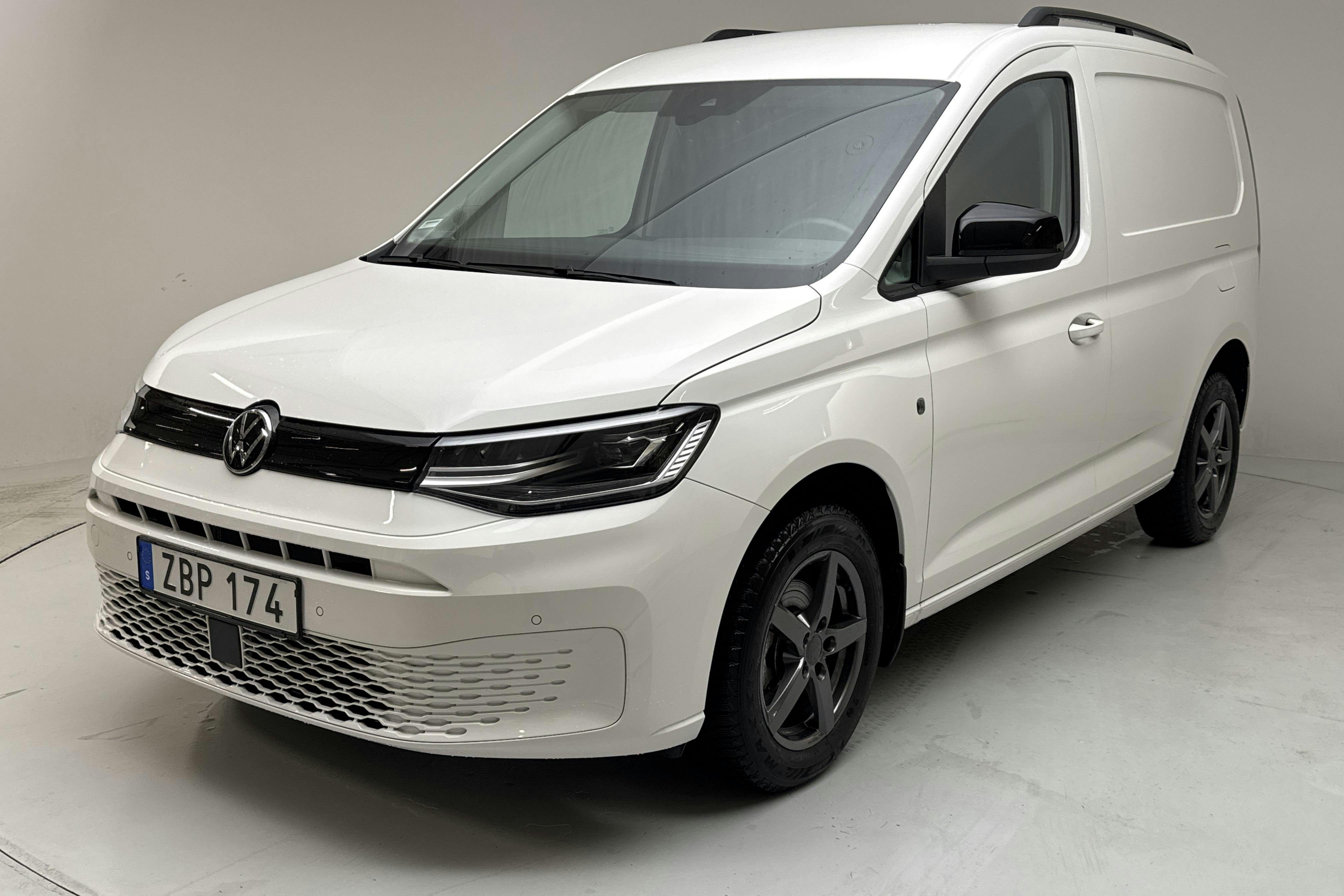 Presentation photo 1 of 12: VW Caddy Cargo 2.0 TDI (102hk) - 18 600 km - Manual - white - 2024