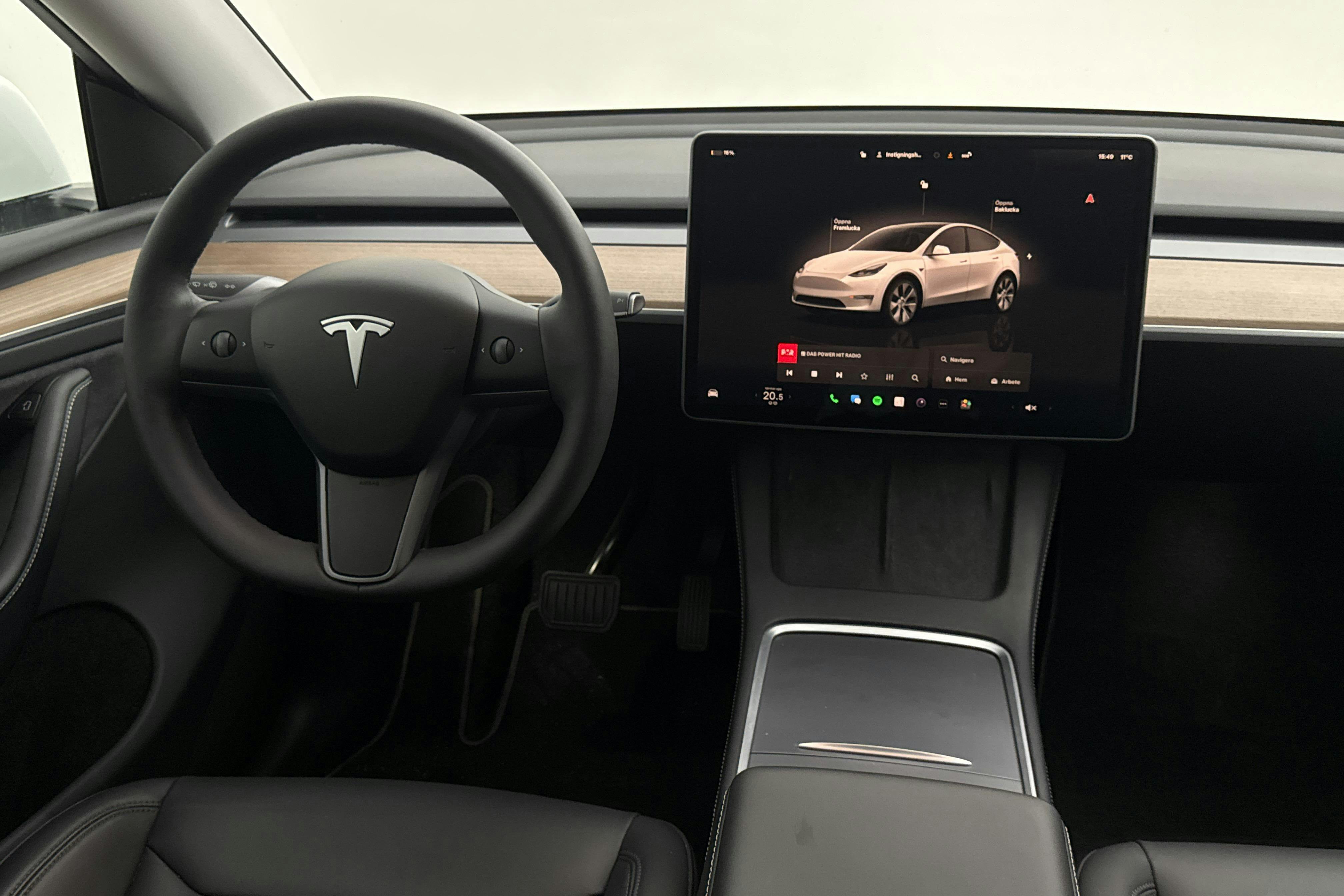 Präsentationsfoto 24 von 24: Tesla Model Y Long Range Dual Motor AWD - 59 030 Kilometer - Verkaufsautomat - Weiß - 2024