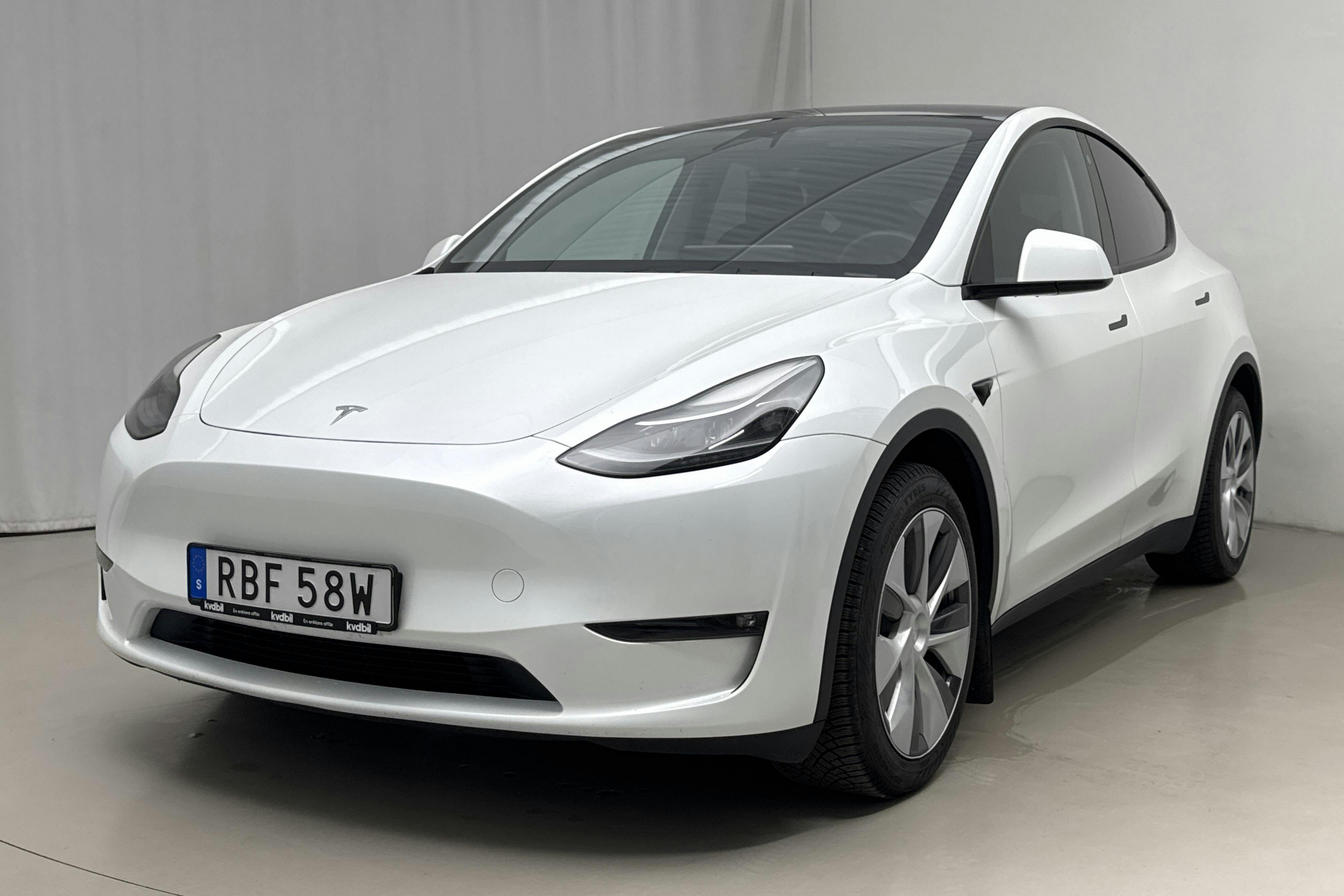 Präsentationsfoto 1 von 24: Tesla Model Y Long Range Dual Motor AWD - 59 030 Kilometer - Verkaufsautomat - Weiß - 2024