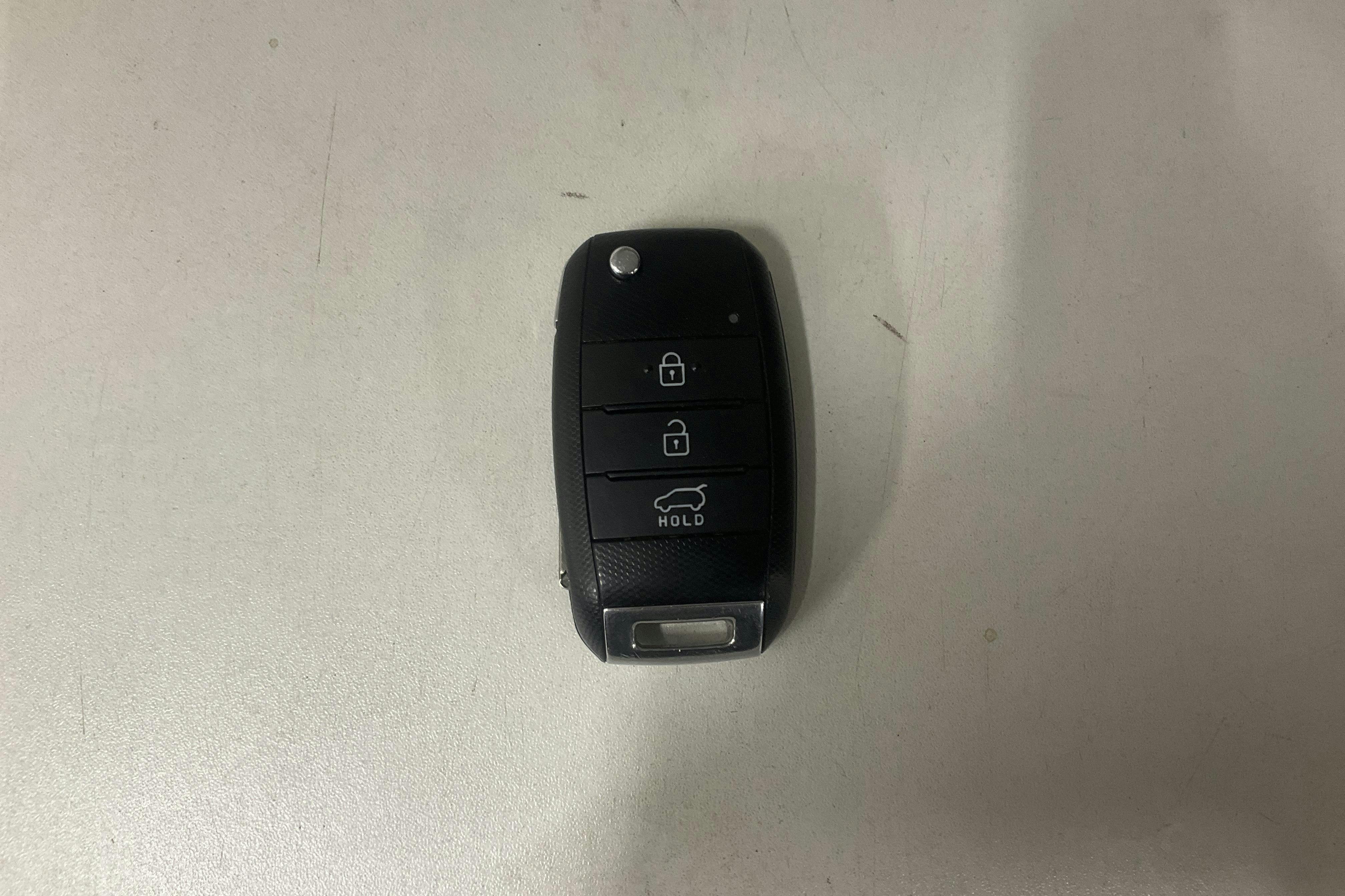 Presentationsfoto 15 av 15: KIA Carens 1.7 CRDi (136hk) - 15 141 mil - Automat - blå - 2016