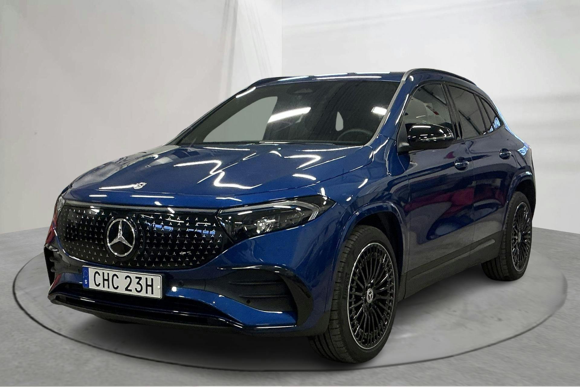 Presentation photo 1 of 17: Mercedes EQA 250+ H243 (190hk) - 19 480 km - Automatic - blue - 2025