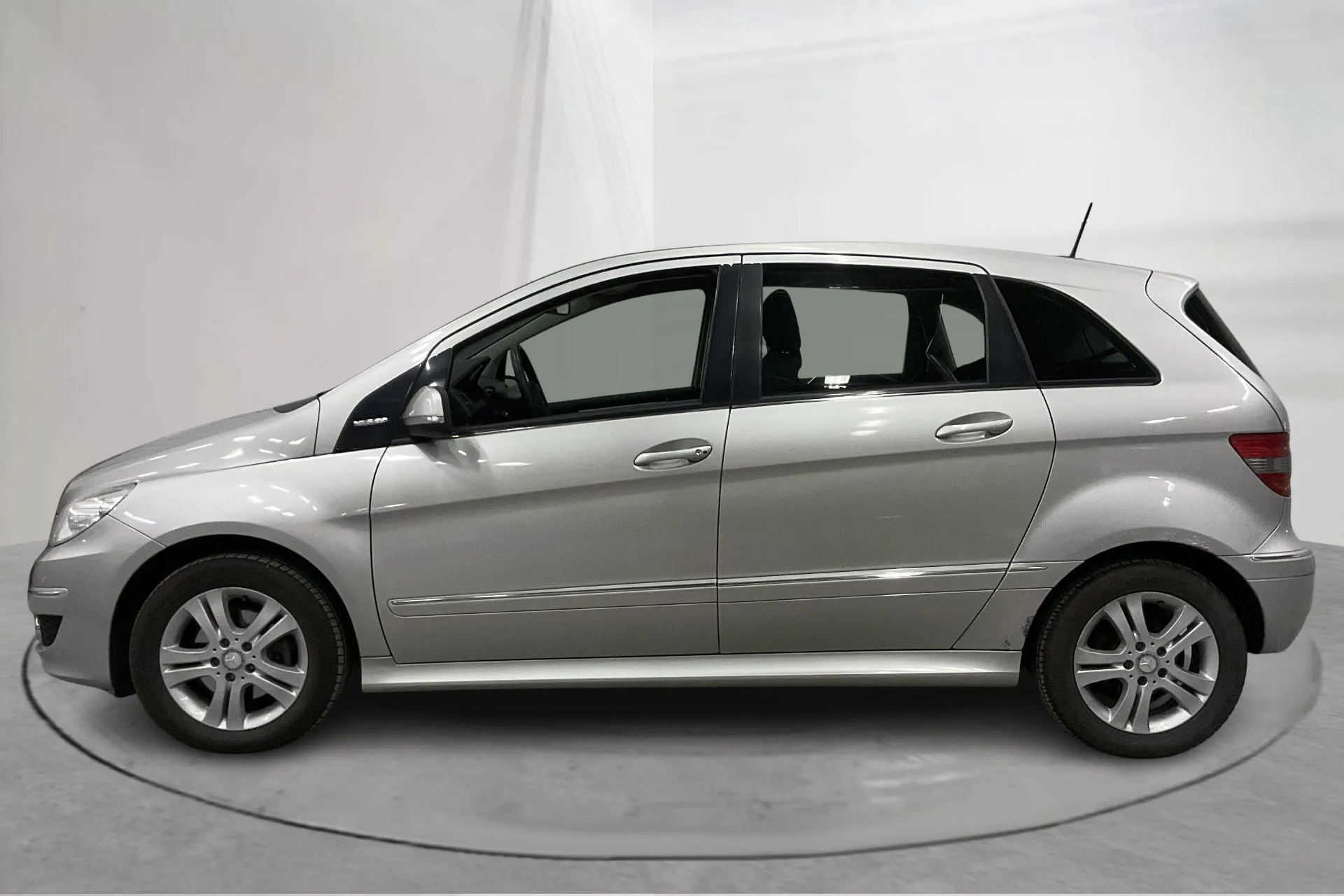Presentation photo 2 of 18: Mercedes B 170 NGT (116hk) - 246 250 km - Automatic - silver - 2009