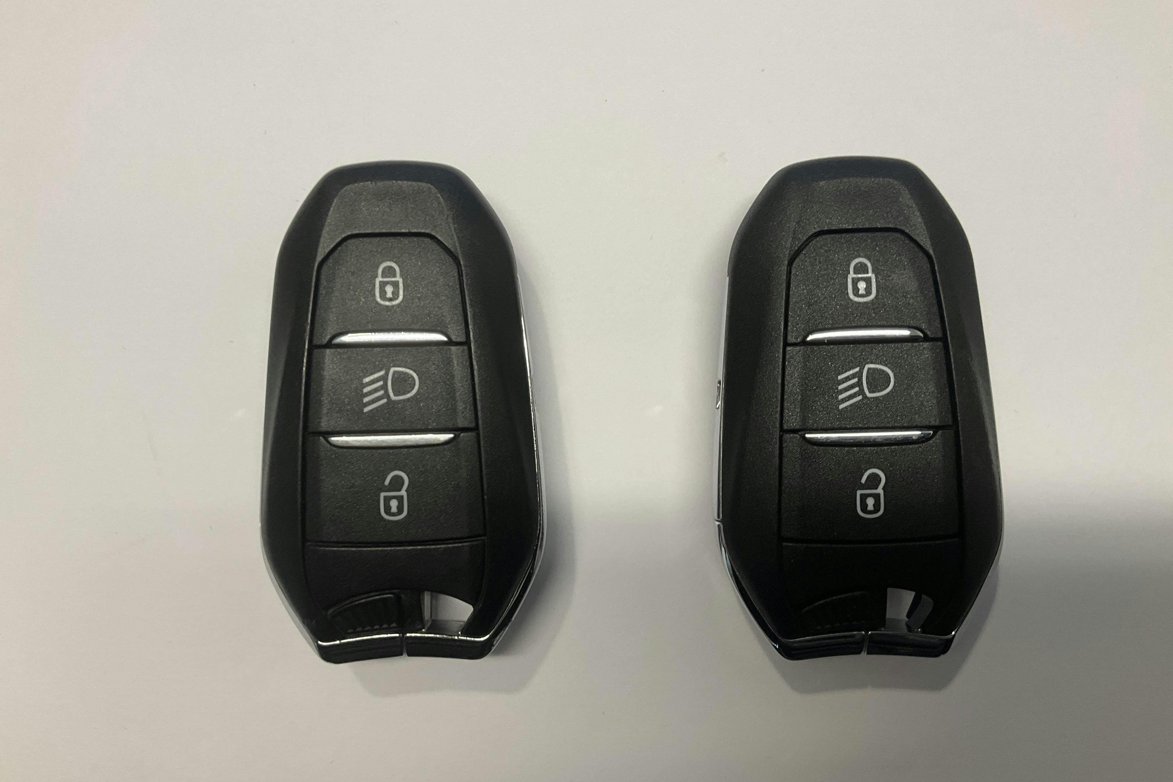 Presentationsfoto 14 av 14: Peugeot e-208 50kWh 5dr (136hk) - 452 mil - Automat - vit - 2022