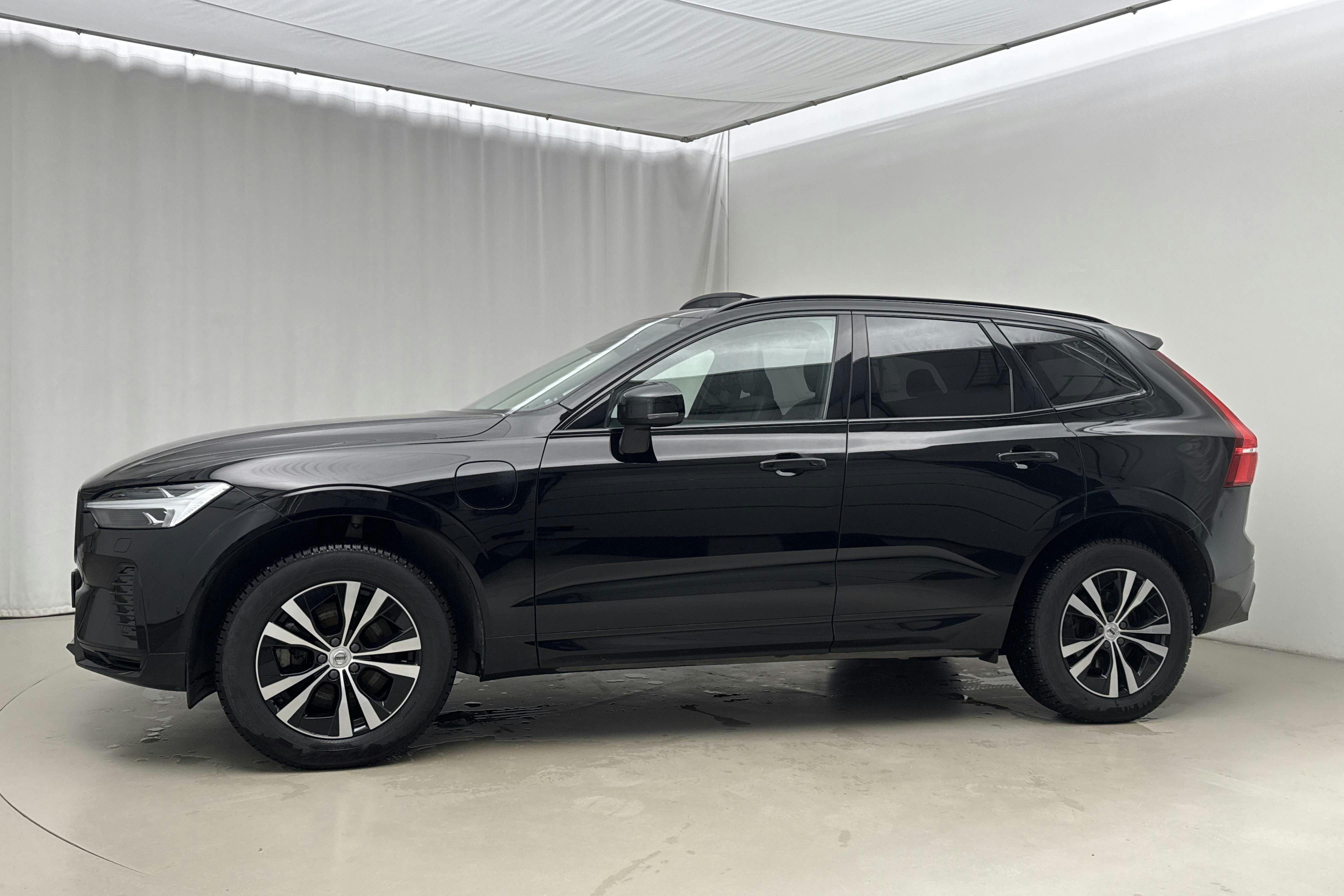Presentation photo 2 of 28: Volvo XC60 T6 AWD Recharge (350hk) - 107 200 km - Automatic - black - 2023