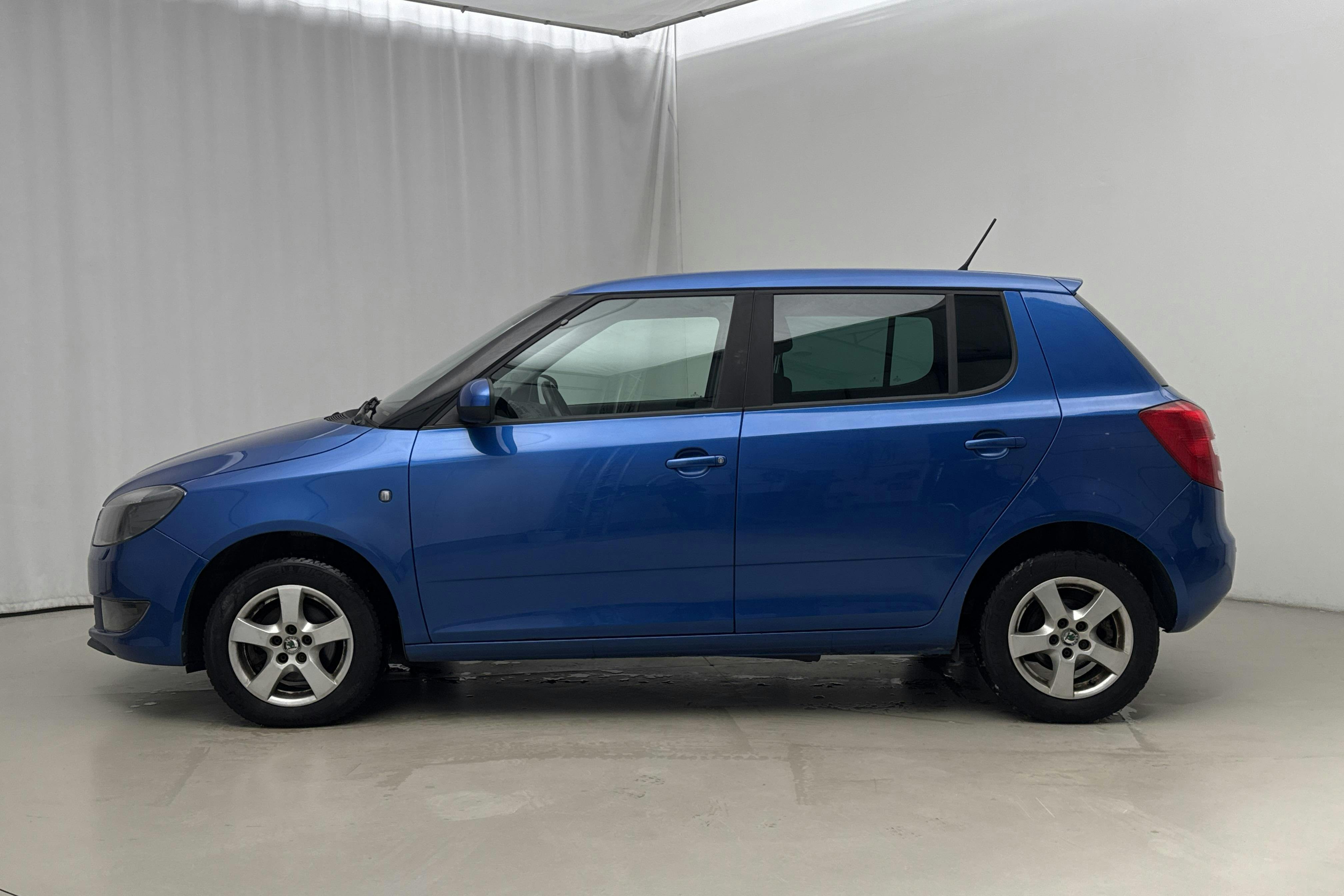 Esitlusfoto 2 aadressil 12: Skoda Fabia 1.2 TSI (86hk) - 74 860 km - Käsitsi - sinine - 2015