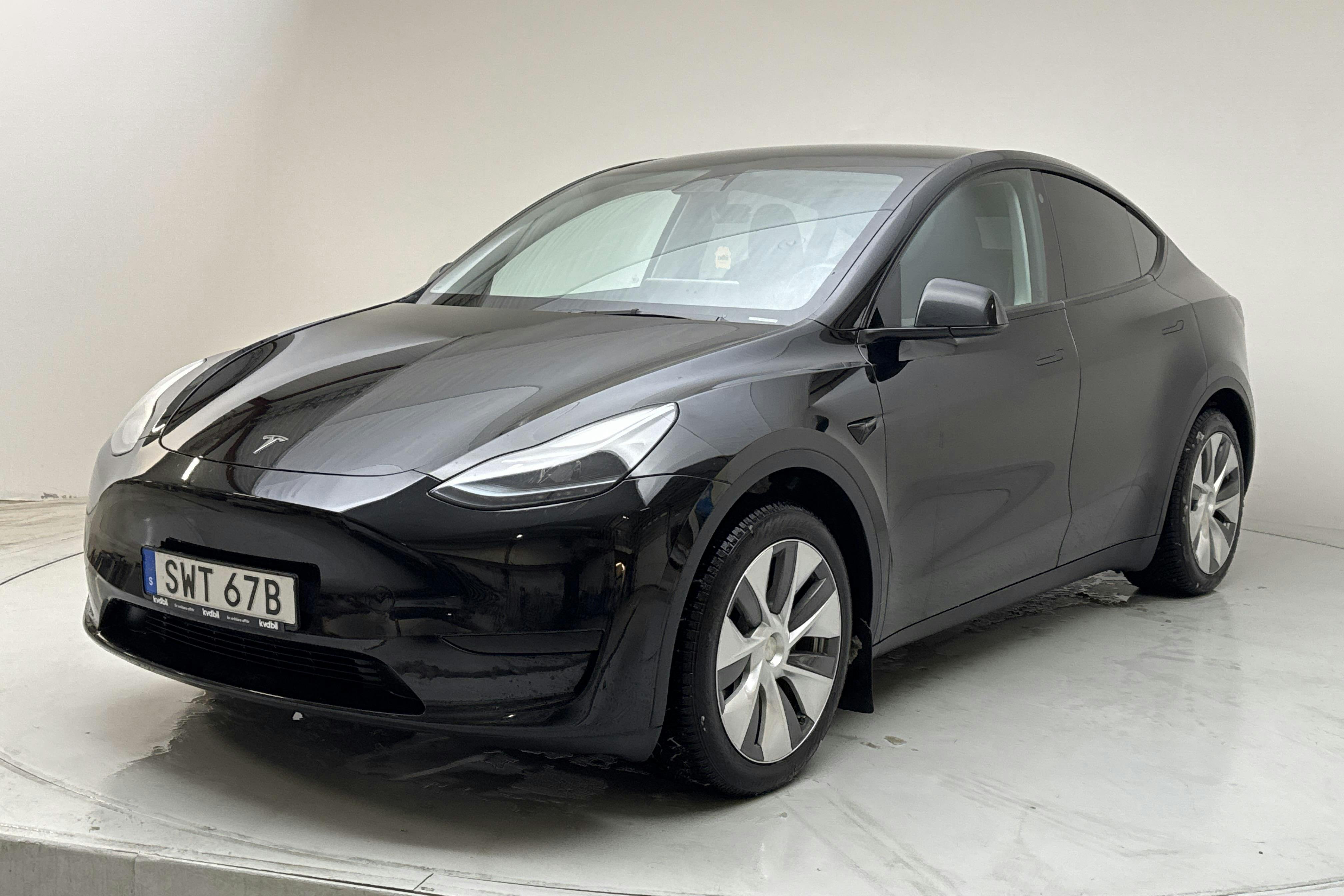 Präsentationsfoto 1 von 20: Tesla Model Y RWD - 96 900 Kilometer - Verkaufsautomat - Schwarz - 2023