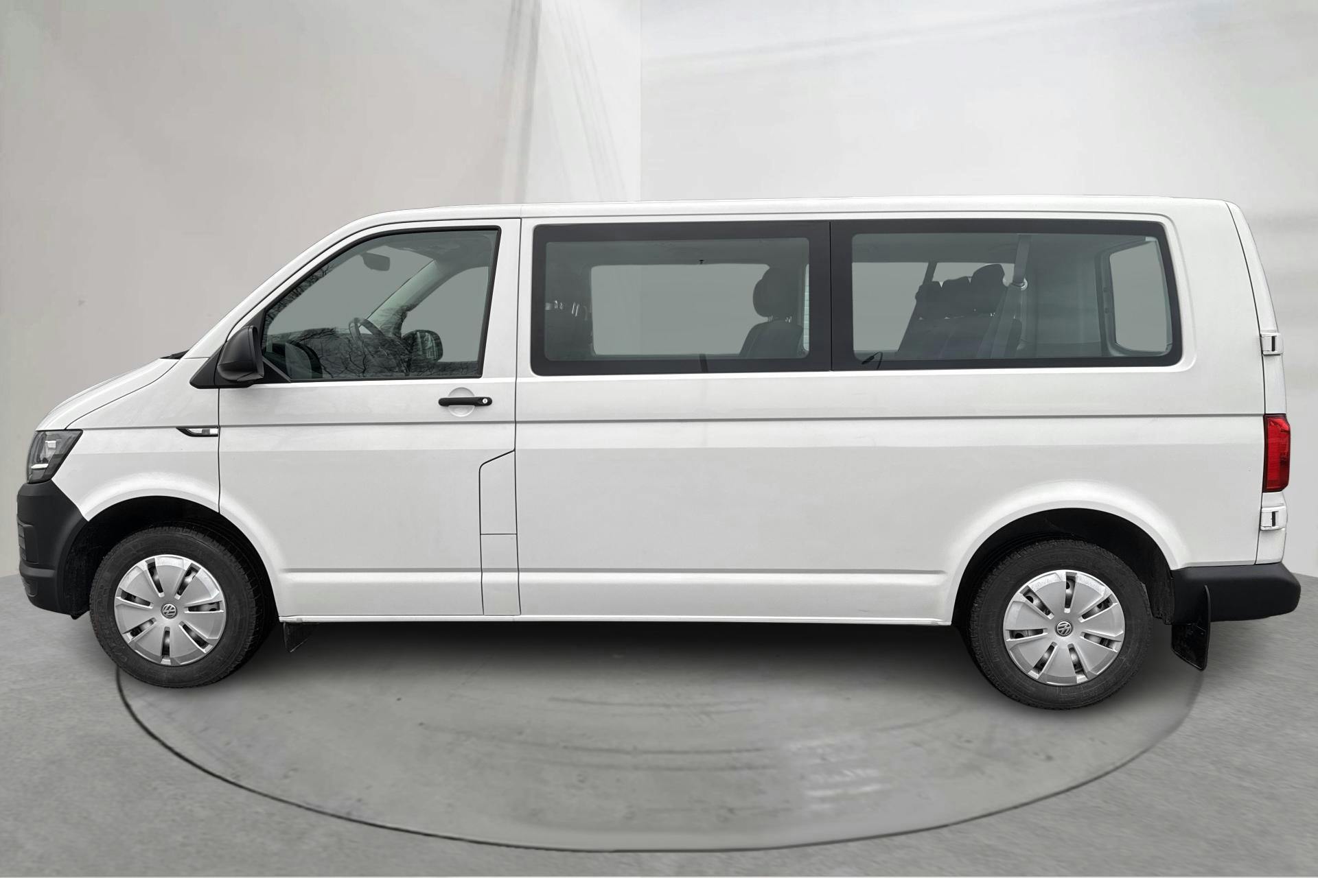 Presentationsfoto 2 av 14: VW Caravelle 2.0 TDI BMT (150hk) - 13 741 mil - Automat - vit - 2019