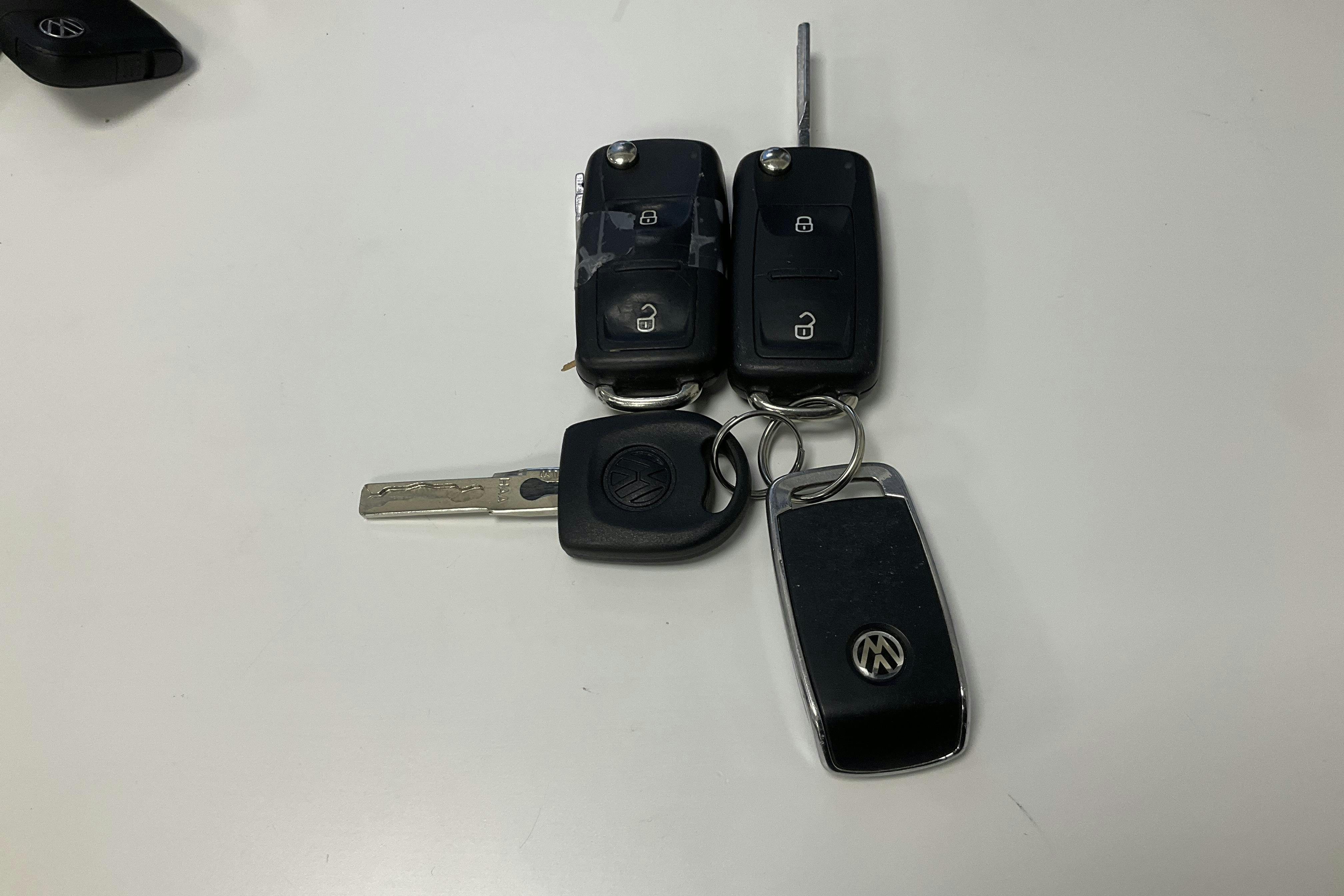 Presentationsfoto 14 av 14: VW Caravelle 2.0 TDI BMT (150hk) - 13 741 mil - Automat - vit - 2019