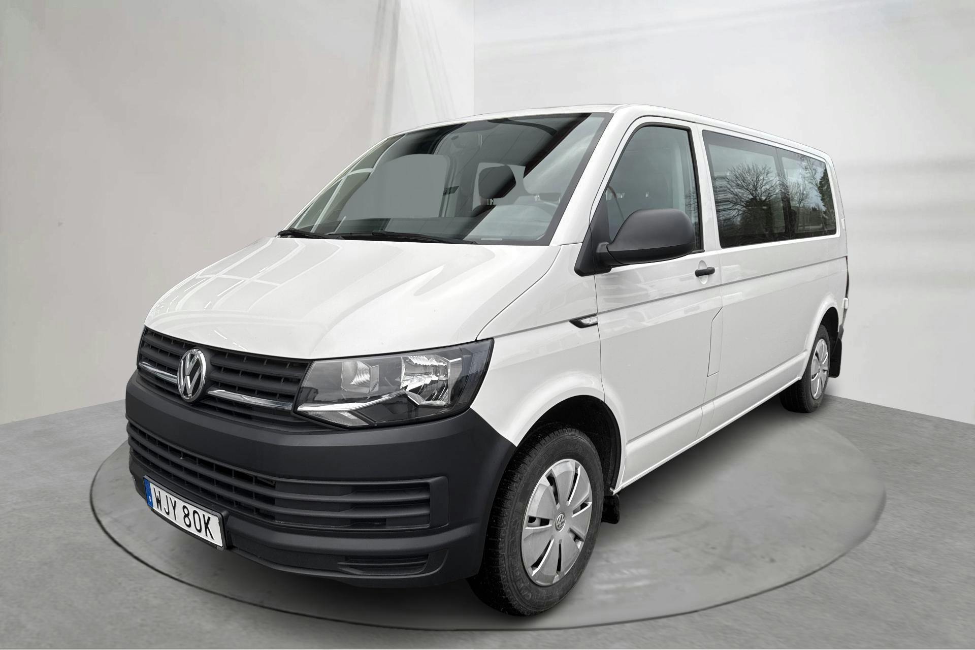 Presentationsfoto 1 av 14: VW Caravelle 2.0 TDI BMT (150hk) - 13 741 mil - Automat - vit - 2019