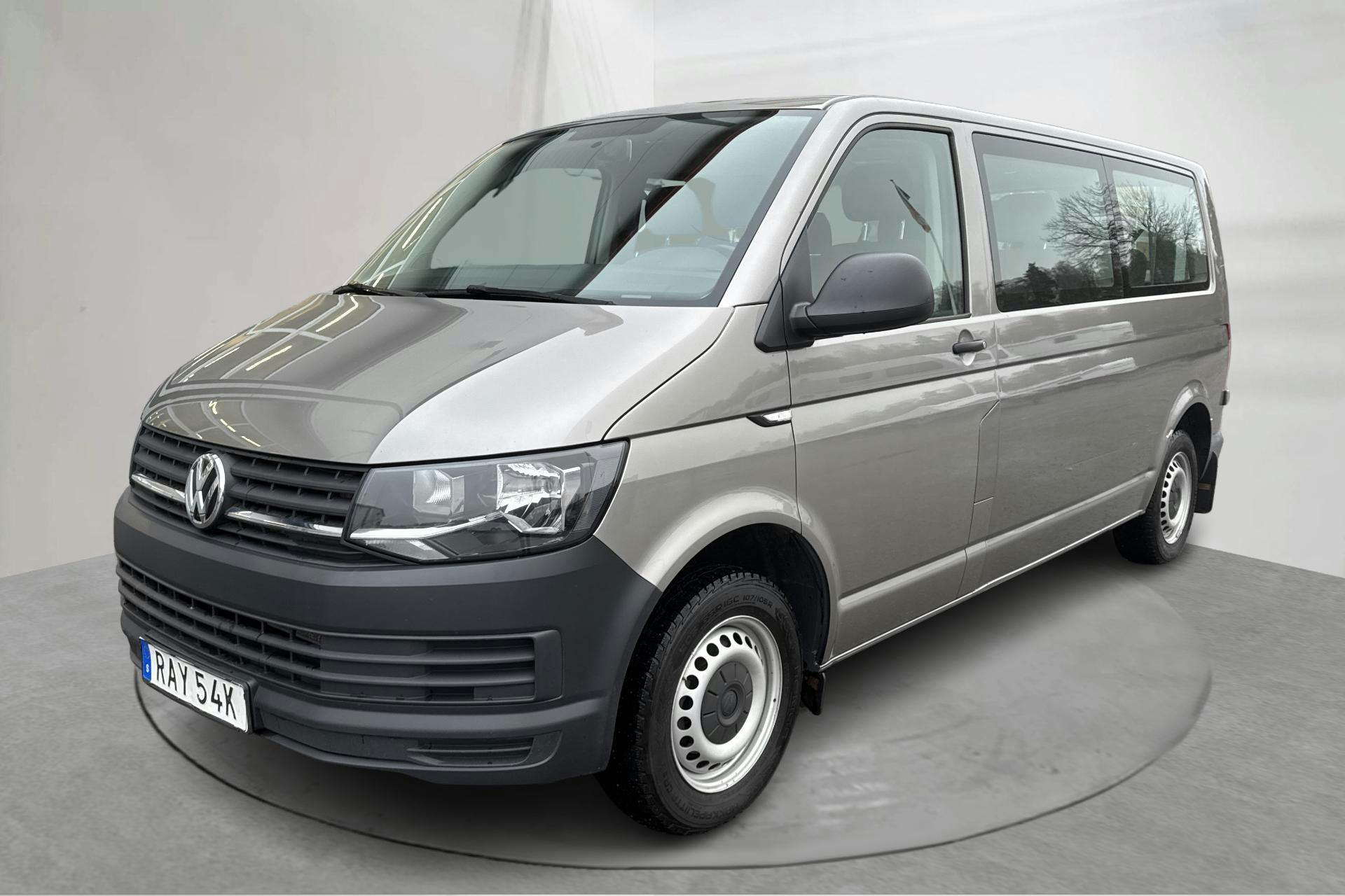 Presentation photo 1 of 14: VW Caravelle 2.0 TDI BMT (150hk) - 182 190 km - Automatic - Light Brown - 2019