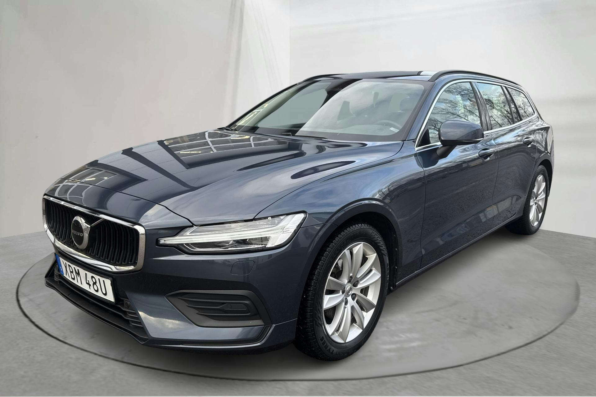 Presentation photo 1 of 15: Volvo V60 B4 Mildhybrid, Diesel (197hk) - 105 650 km - Automatic - Dark Blue - 2023