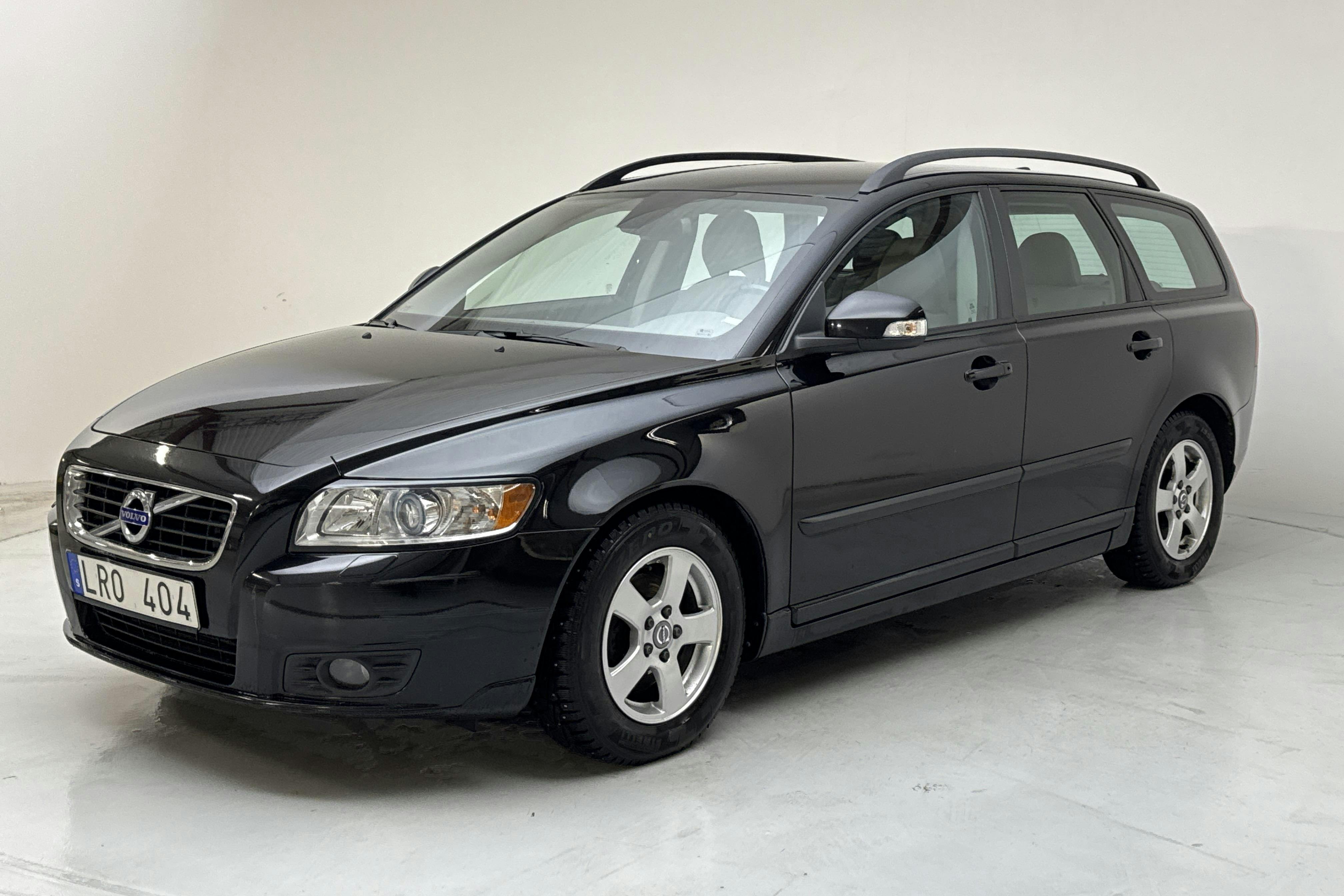 Presentation photo 1 of 14: Volvo V50 D2 (115hk) - 173 050 km - Manual - black - 2011