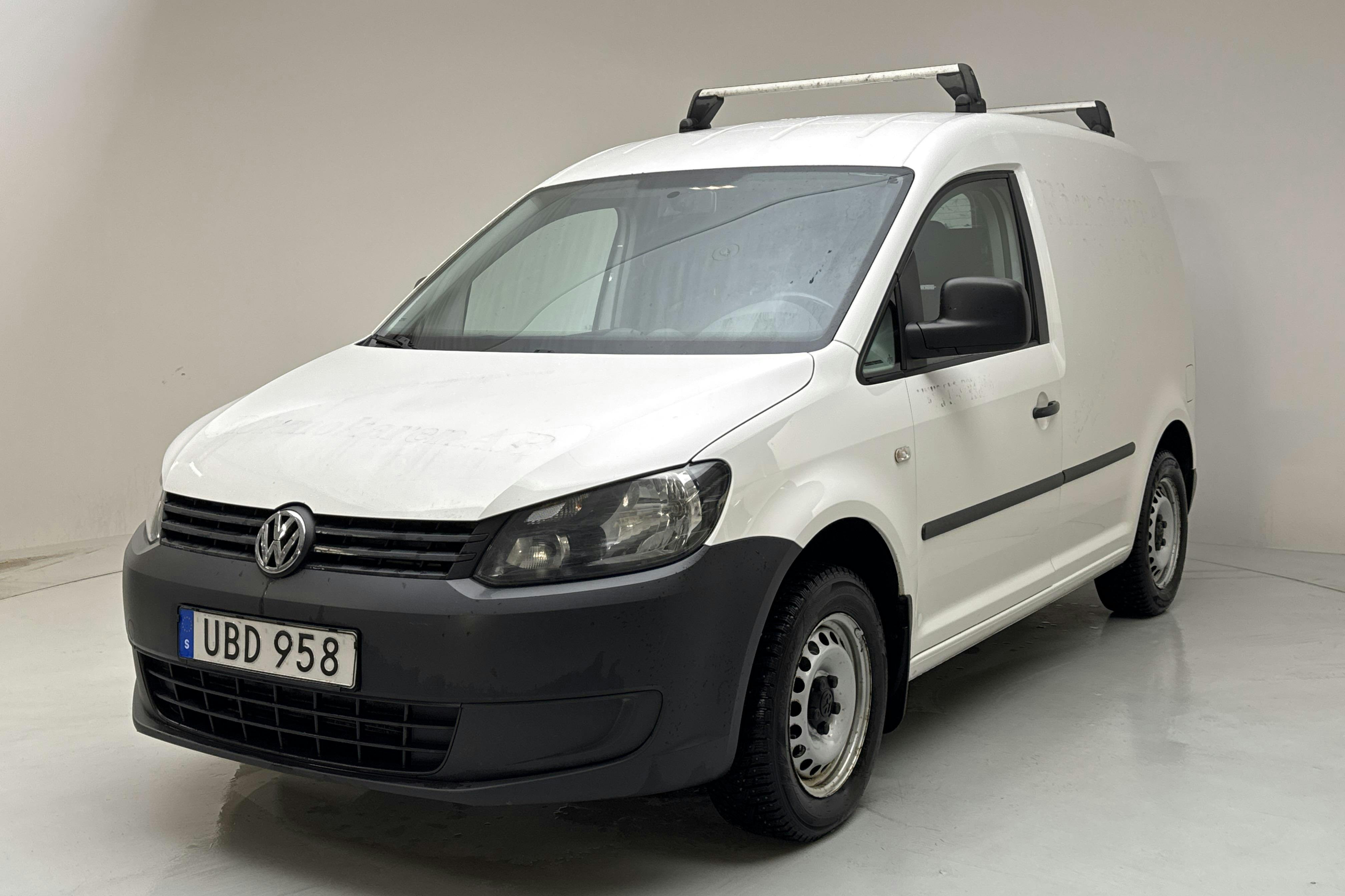 Presentationsfoto 1 av 13: VW Caddy 1.6 TDI Skåp (102hk) - 12 590 mil - Manuell - vit - 2015