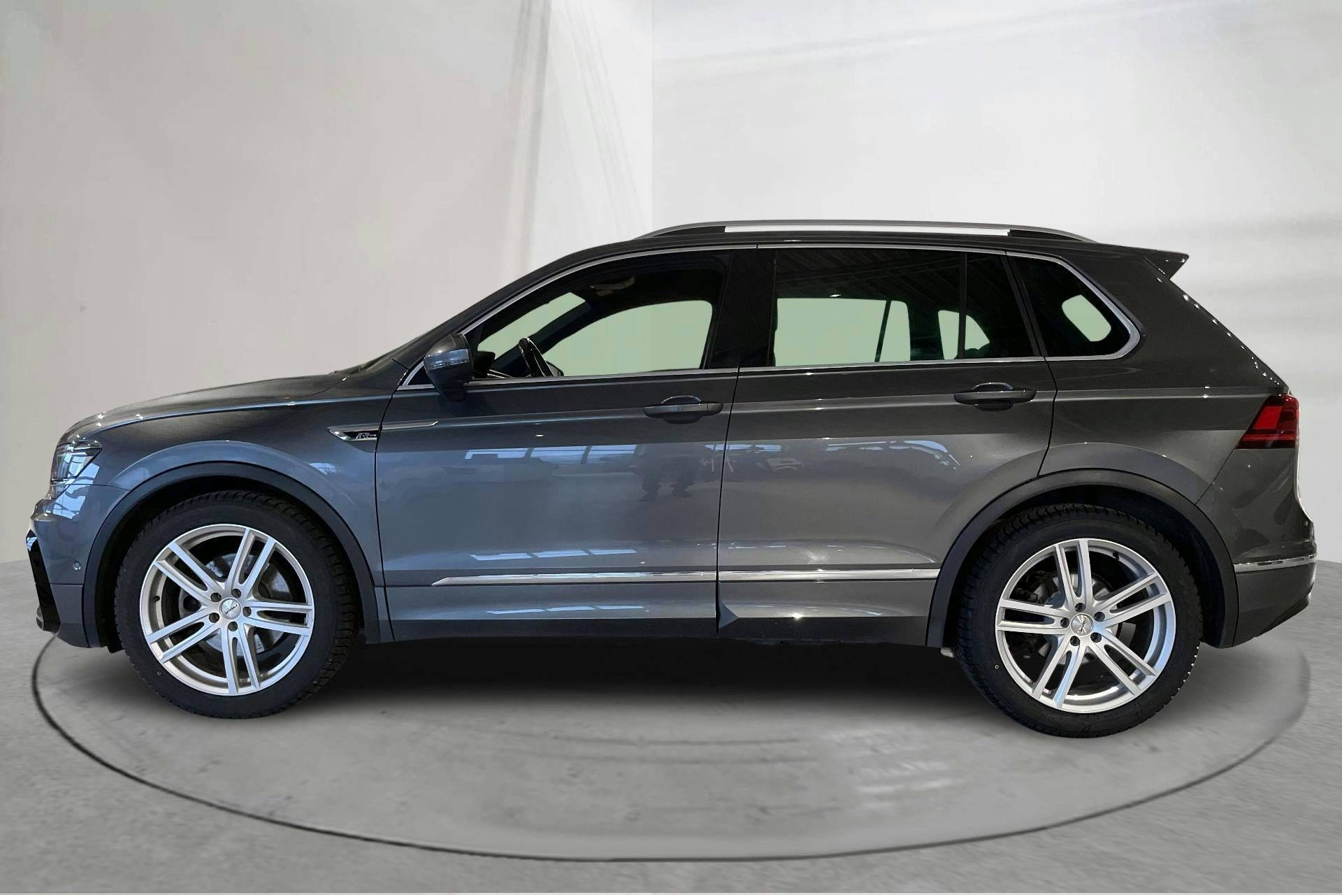 Presentation photo 2 of 17: VW Tiguan 2.0 TDI 4MOTION (190hk) - 88 040 km - Automatic - silver - 2018