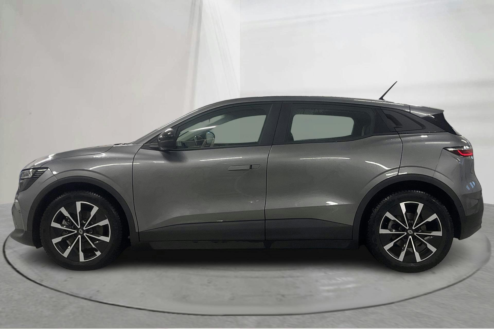 Esittelykuva 2 osoitteesta 24: Renault Mégane E-TECH 60kWh (130hk) - 54 650 km - Automaattinen - harmaa - 2023