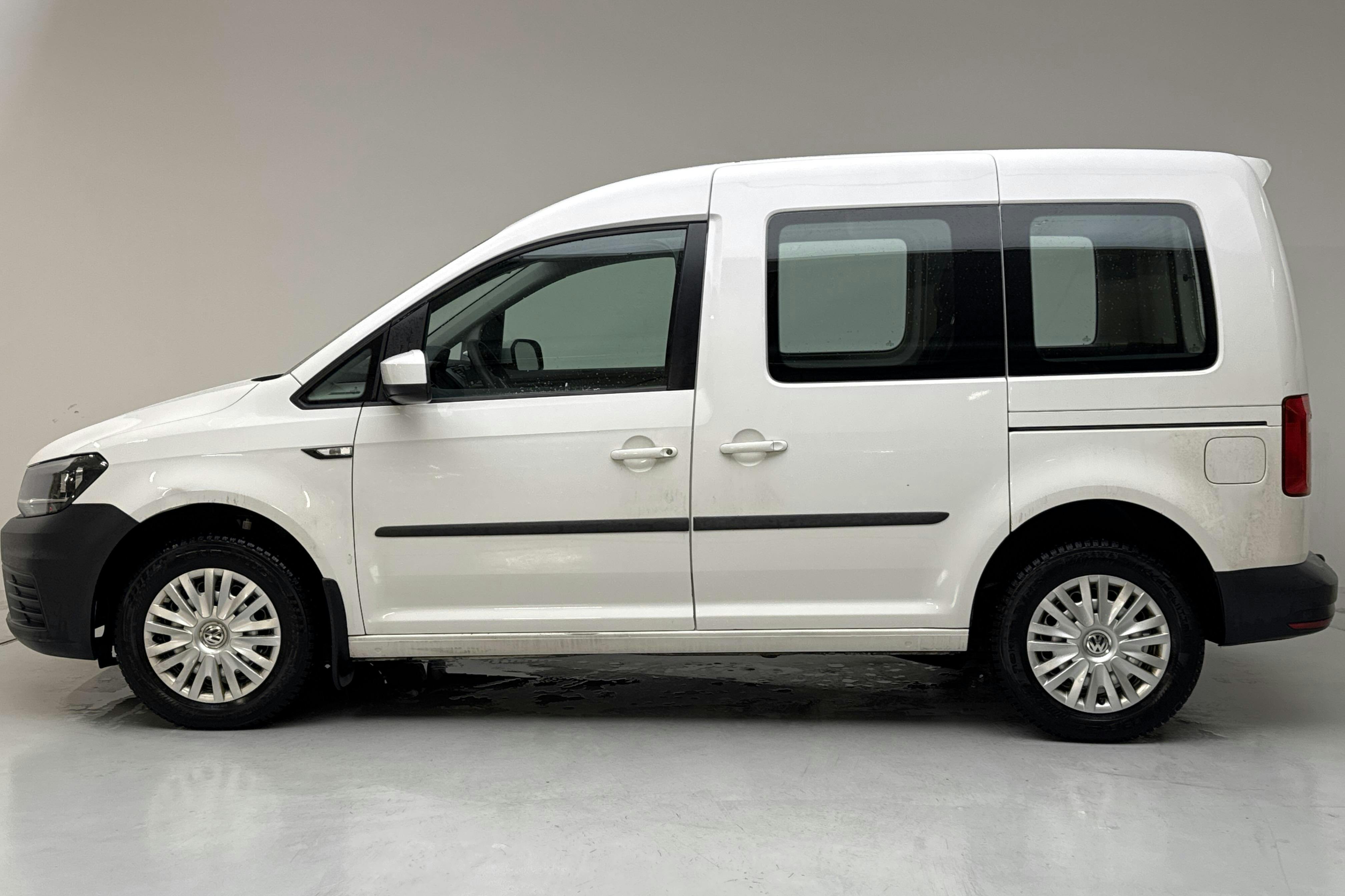 Presentationsfoto 2 av 15: VW Caddy Life 1.4 TGI (110hk) - 13 600 mil - Manuell - vit - 2018