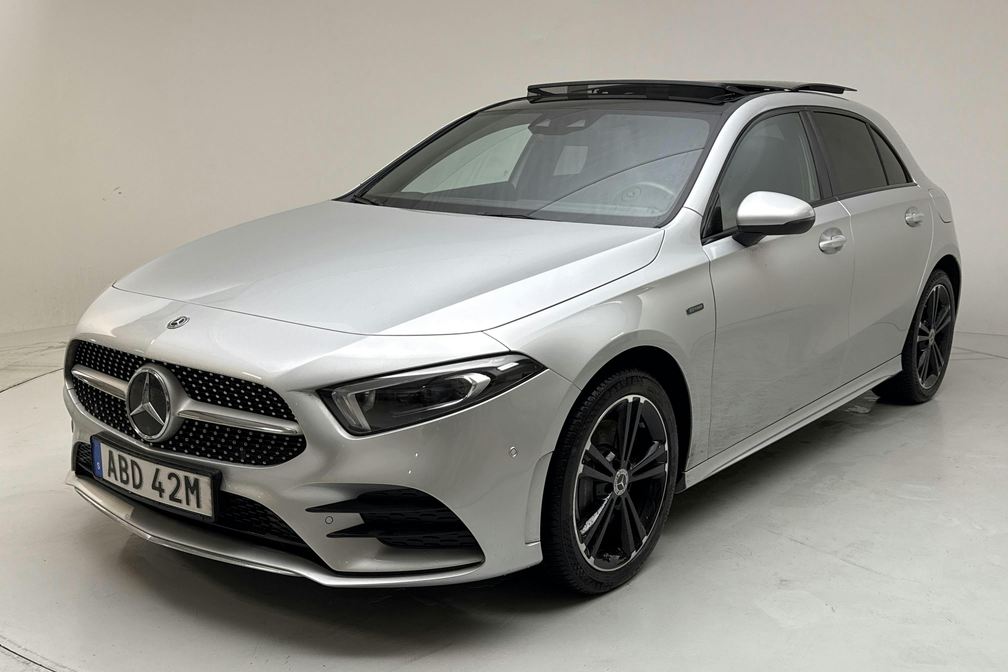 Esitlusfoto 1 aadressil 20: Mercedes A 250 e 5dr W177 (218hk) - 43 640 km - Automaatne - hõbe - 2021
