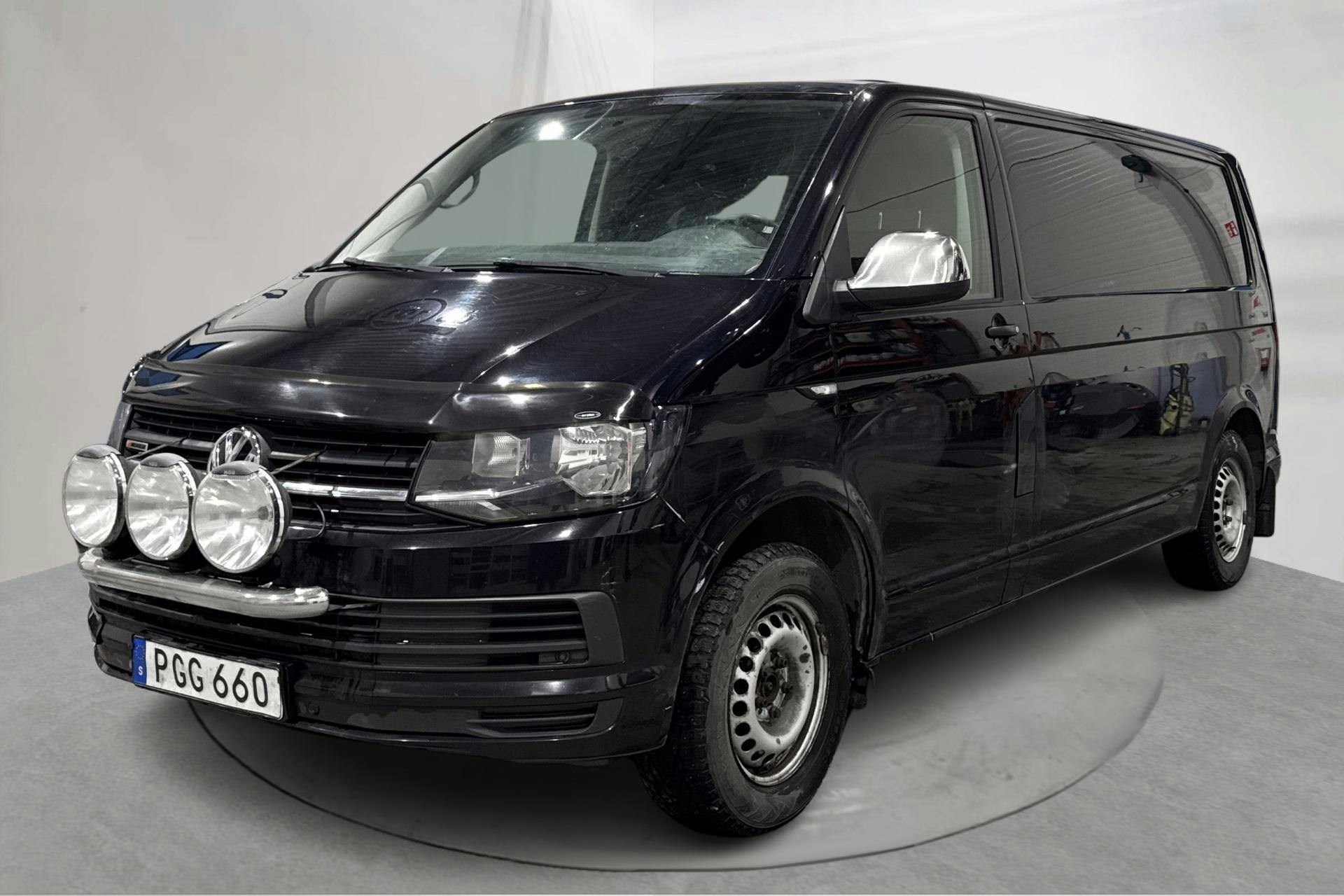 Presentation photo 1 of 16: VW Transporter T6 2.0 TDI BMT Skåp 4MOTION (150hk) - 216 160 km - Manual - black - 2017