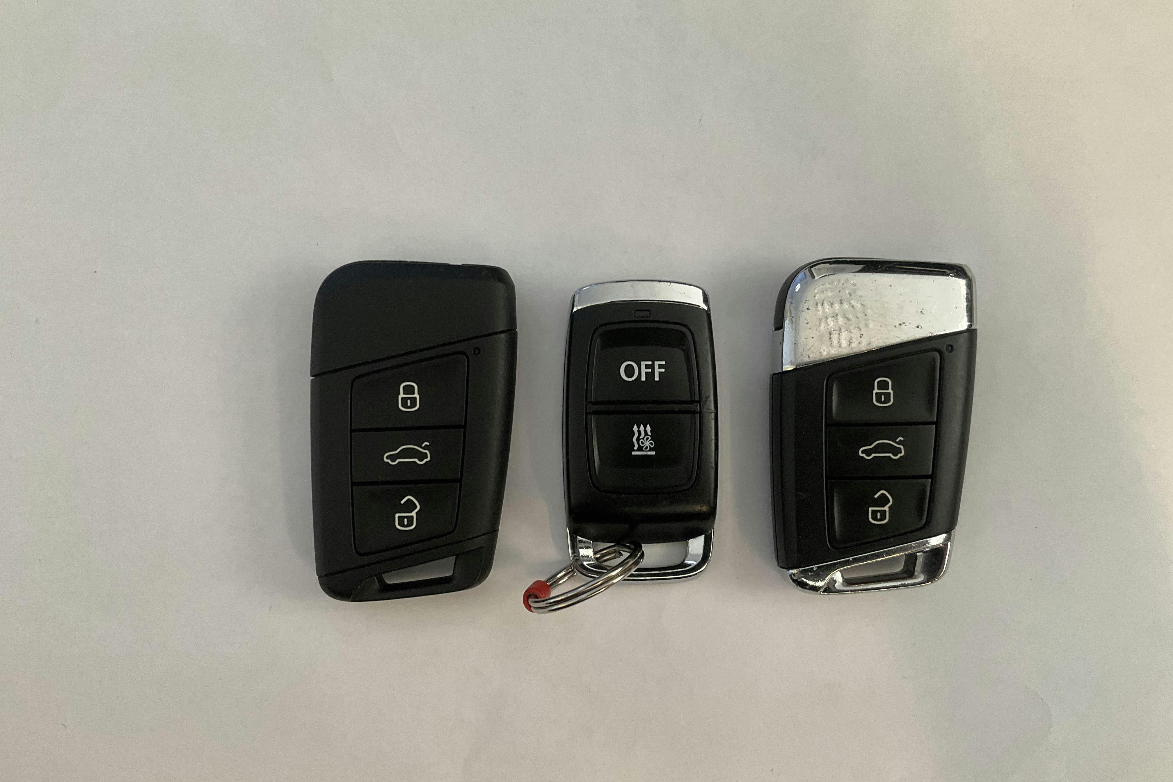 Presentation photo 18 of 18: VW Passat 2.0 TDI Sportscombi (150hk) - 139 920 km - Manual - white - 2017