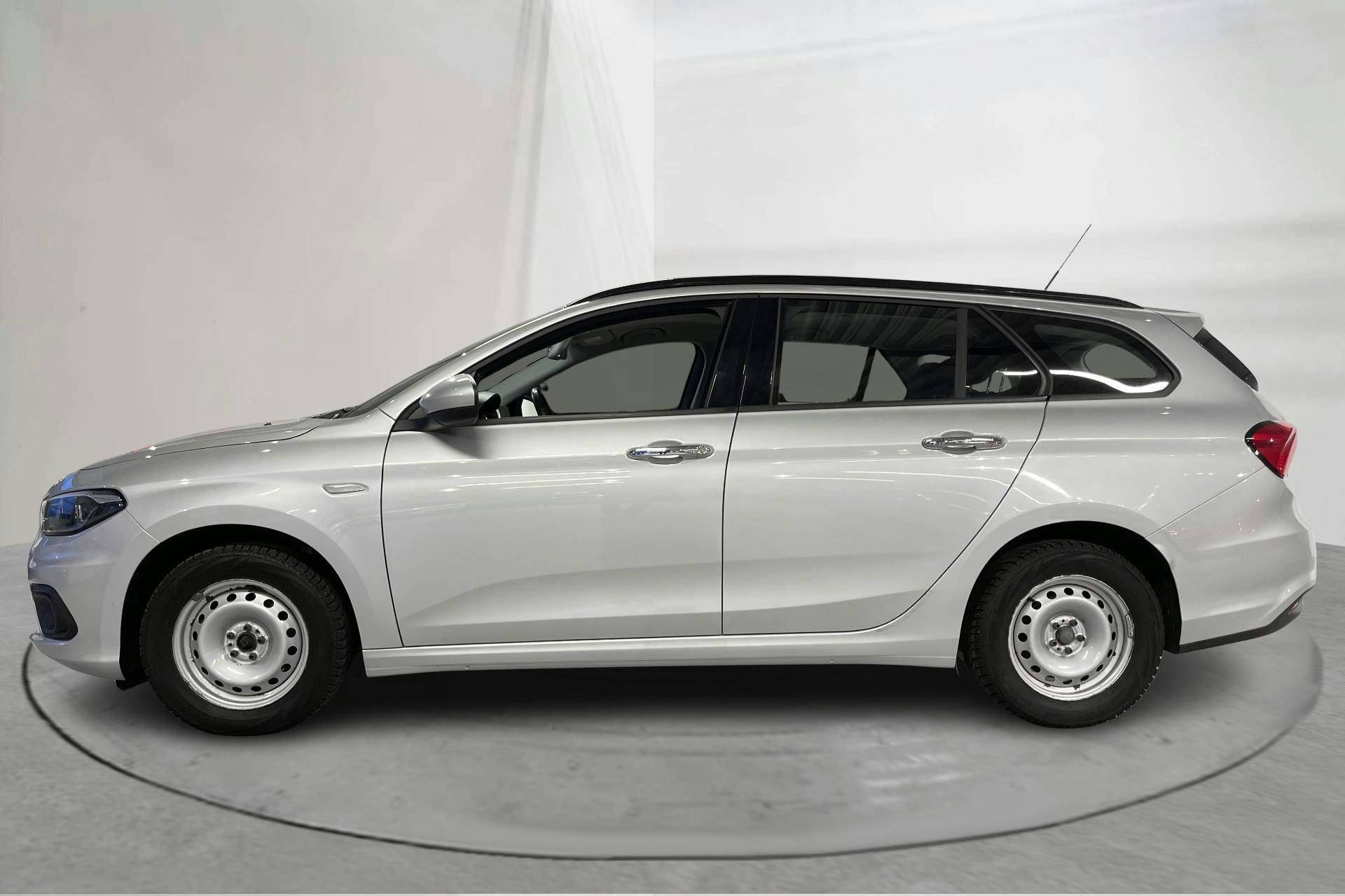 Presentation photo 2 of 14: Fiat Tipo 1.6 E-Torq Kombi (110hk) - 104 010 km - Automatic - gray - 2017