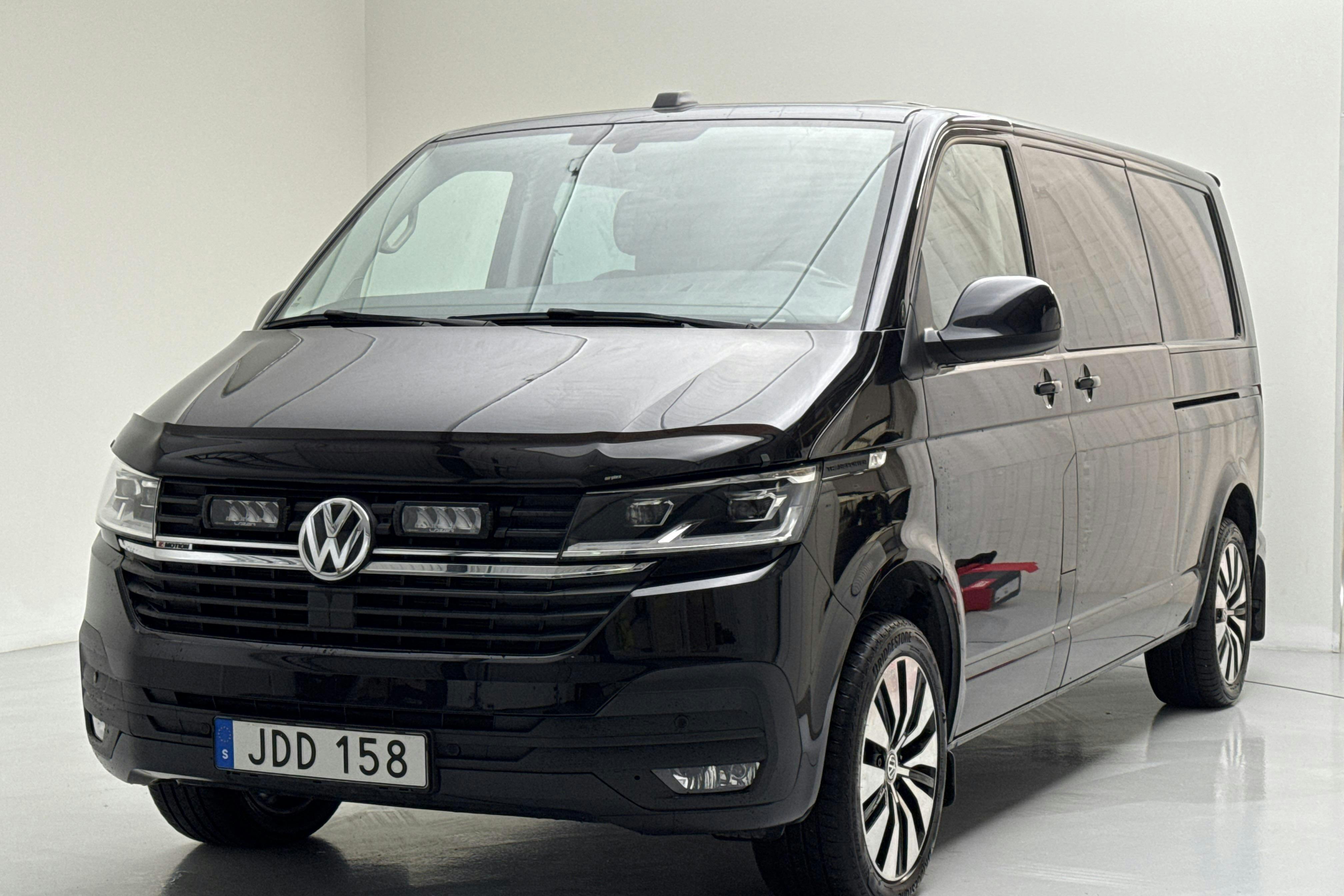 Presentation photo 1 of 16: VW Transporter Kombi T6.1 Skåp TDI 4MOTION (150hk) - 42 750 km - Automatic - black - 2023