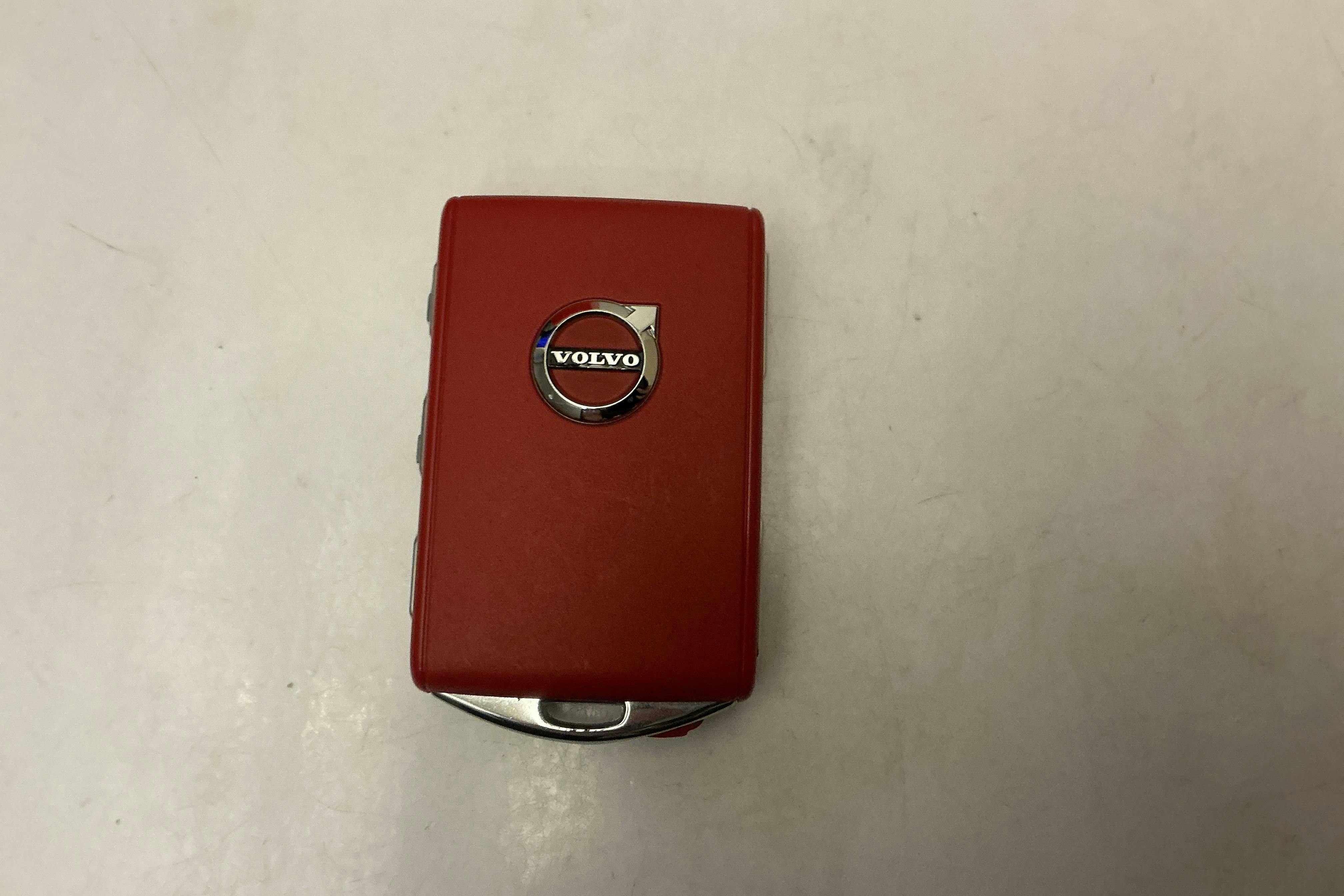 Präsentationsfoto 15 von 15: Volvo XC40 D4 AWD (190hk) - 130 420 Kilometer - Verkaufsautomat - Silber - 2020