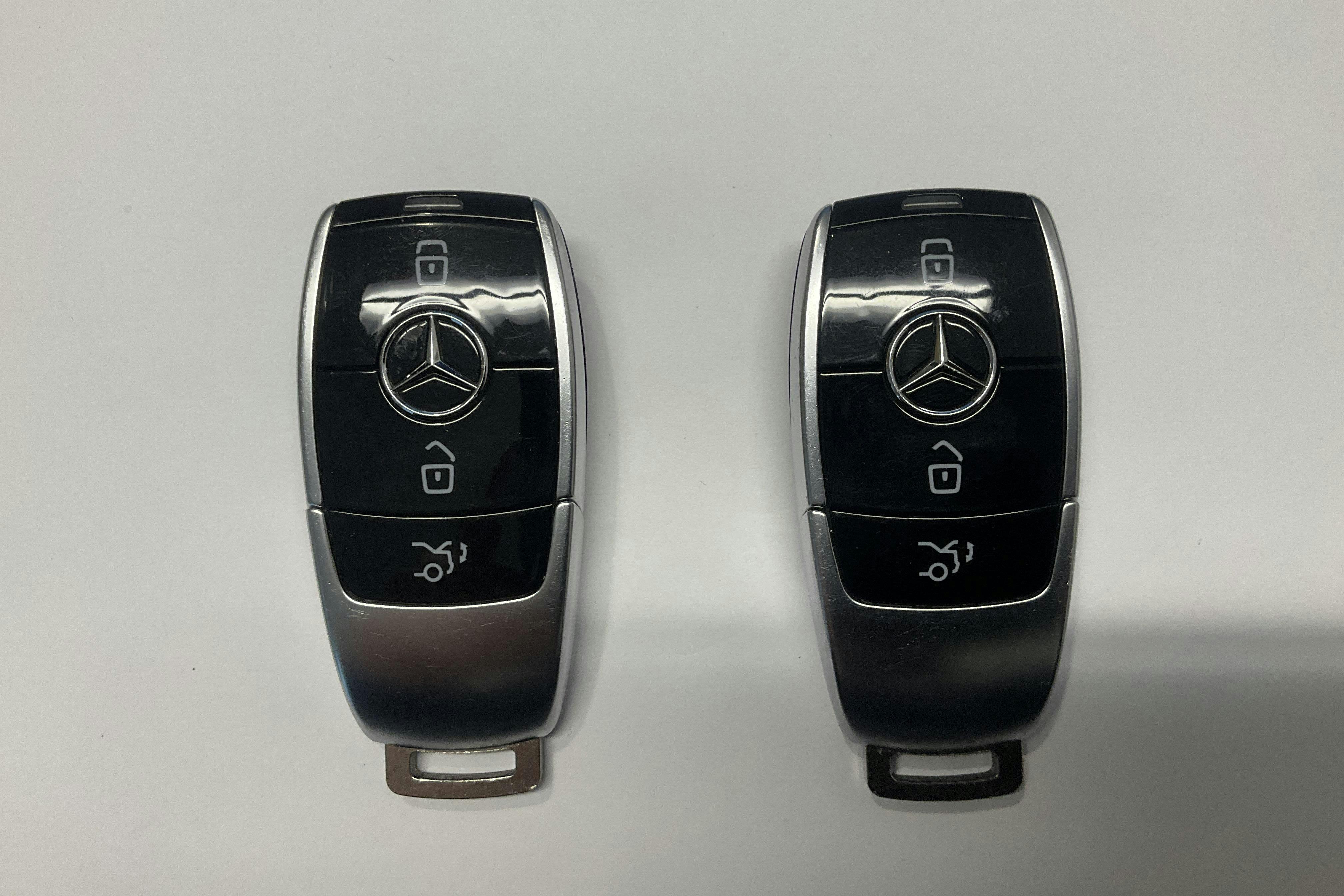 Presentationsfoto 19 av 19: Mercedes E 300 de Kombi S213 (316hk) - 5 649 mil - Automat - Dark Blue - 2023