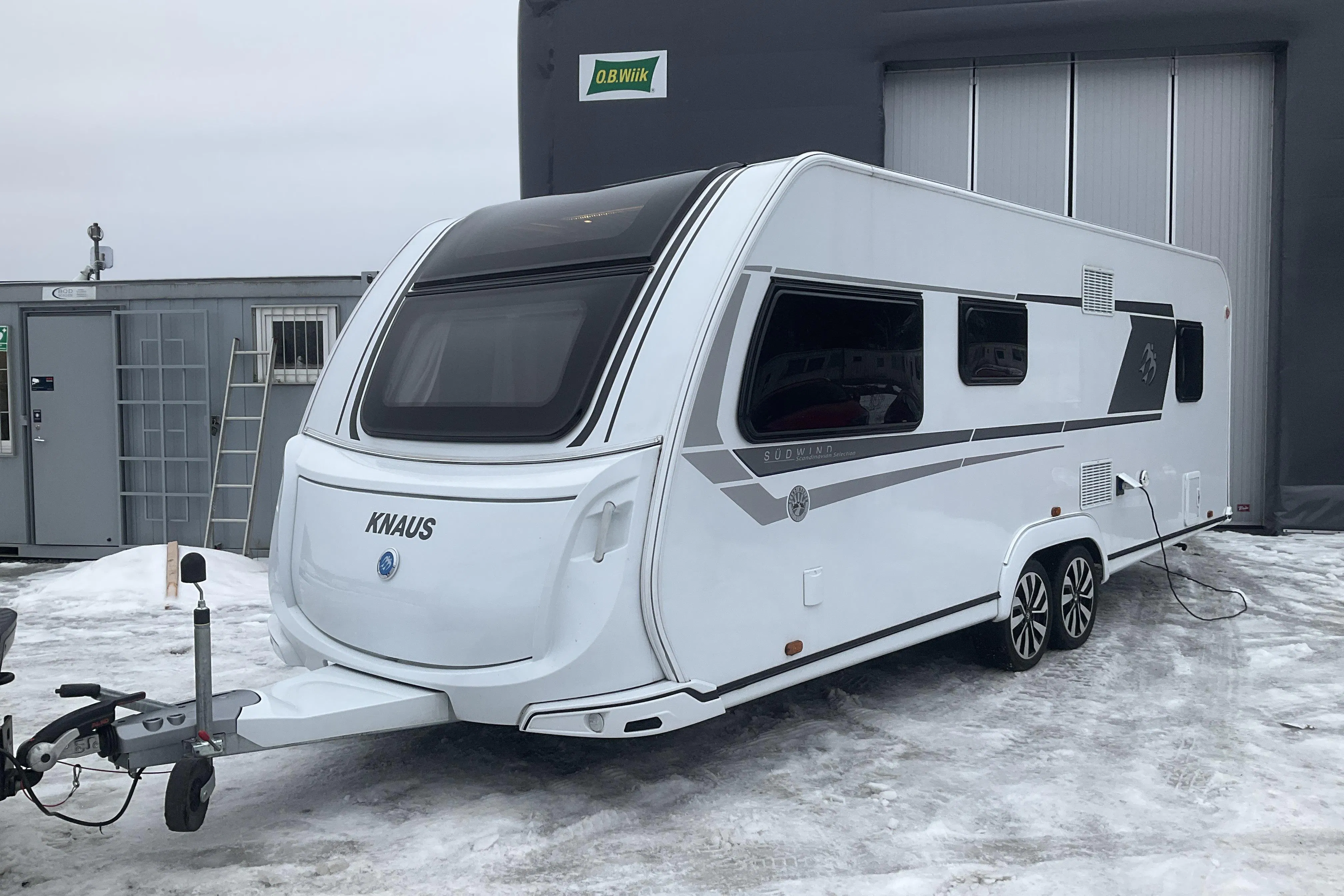 Presentation photo 1 of 30: KNAUS SUDWIND 650 UDF Scandinavian Selection Husvagn med förtält - 0 km - 2020