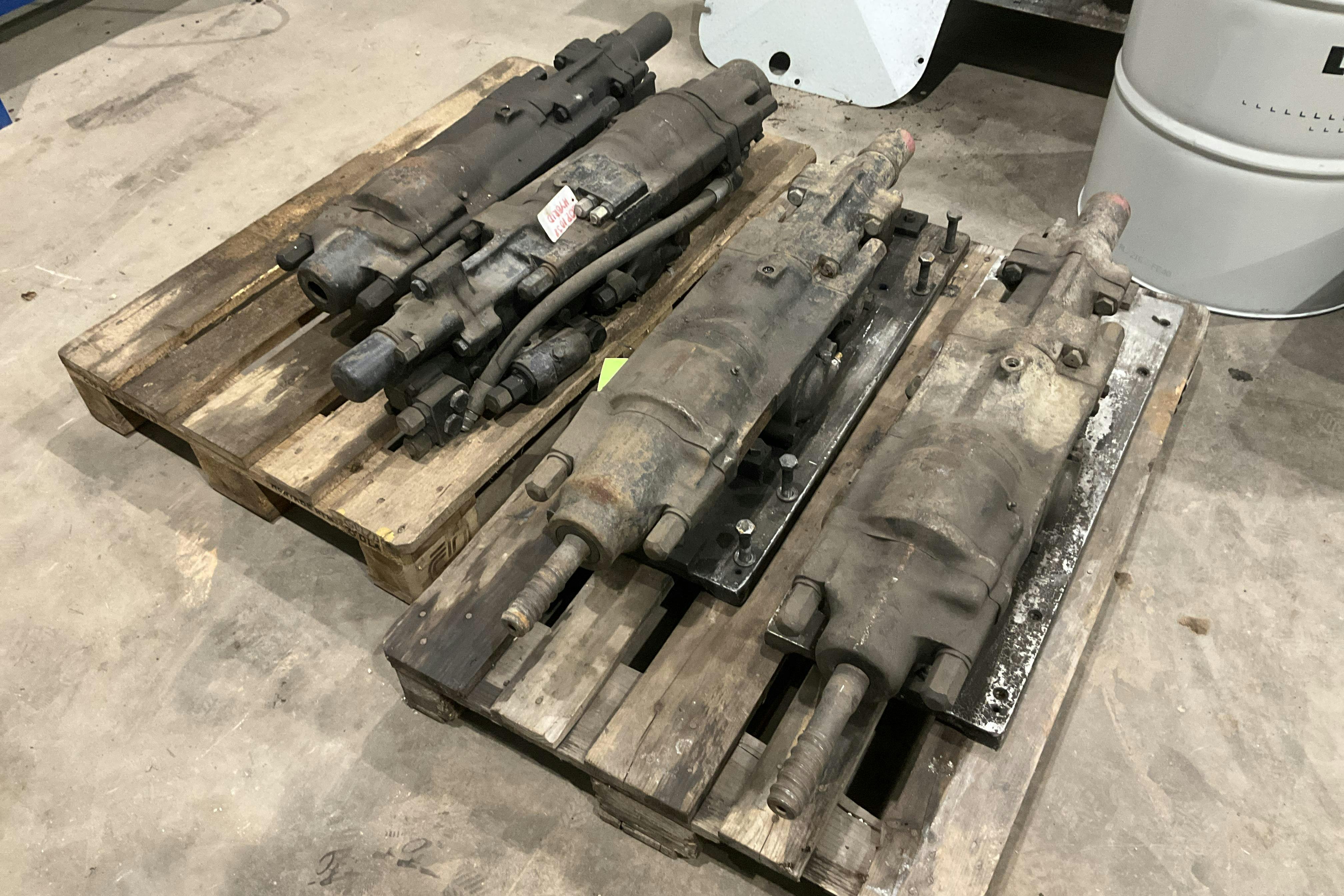 Presentation photo 1 of 6: Atlas Copco COP 1038, 4 st borrmaskiner - 0 km