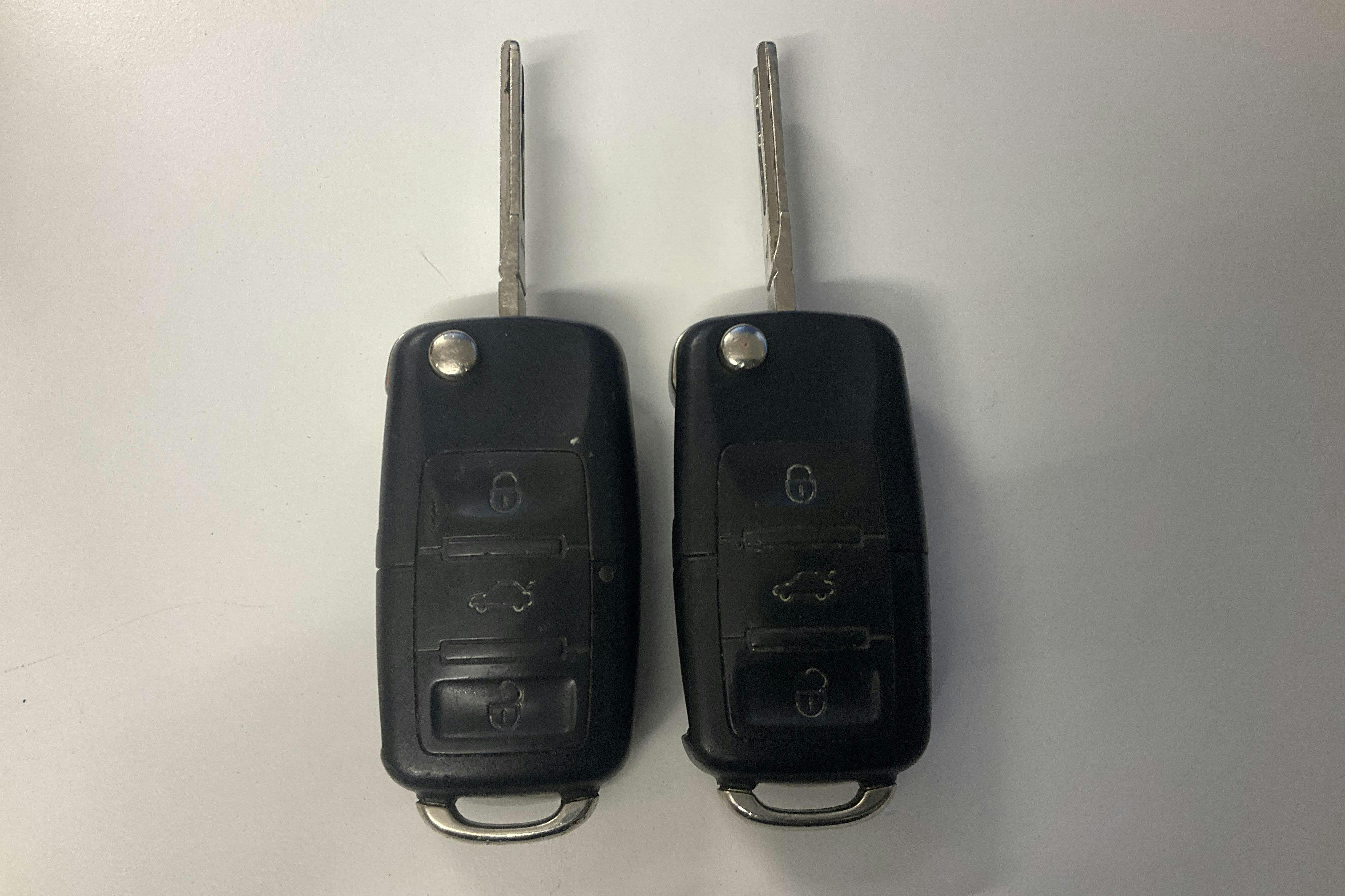 Presentation photo 13 of 13: VW Golf A5 2.0 GTI 5dr (200hk) - 159 800 km - Automatic - white - 2009