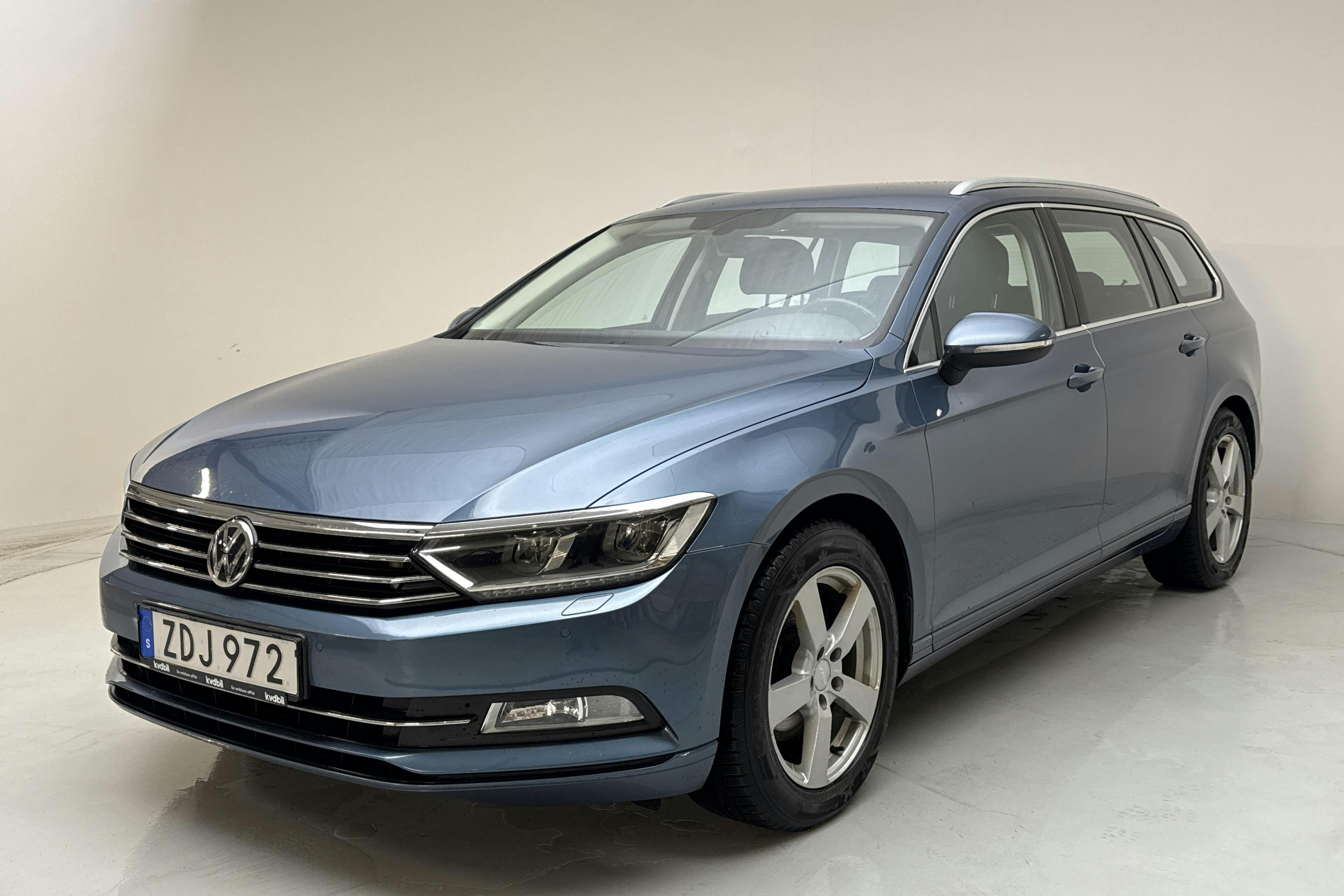 Presentation photo 1 of 16: VW Passat 2.0 TDI Sportscombi (150hk) - 148 480 km - Automatic - blue - 2018