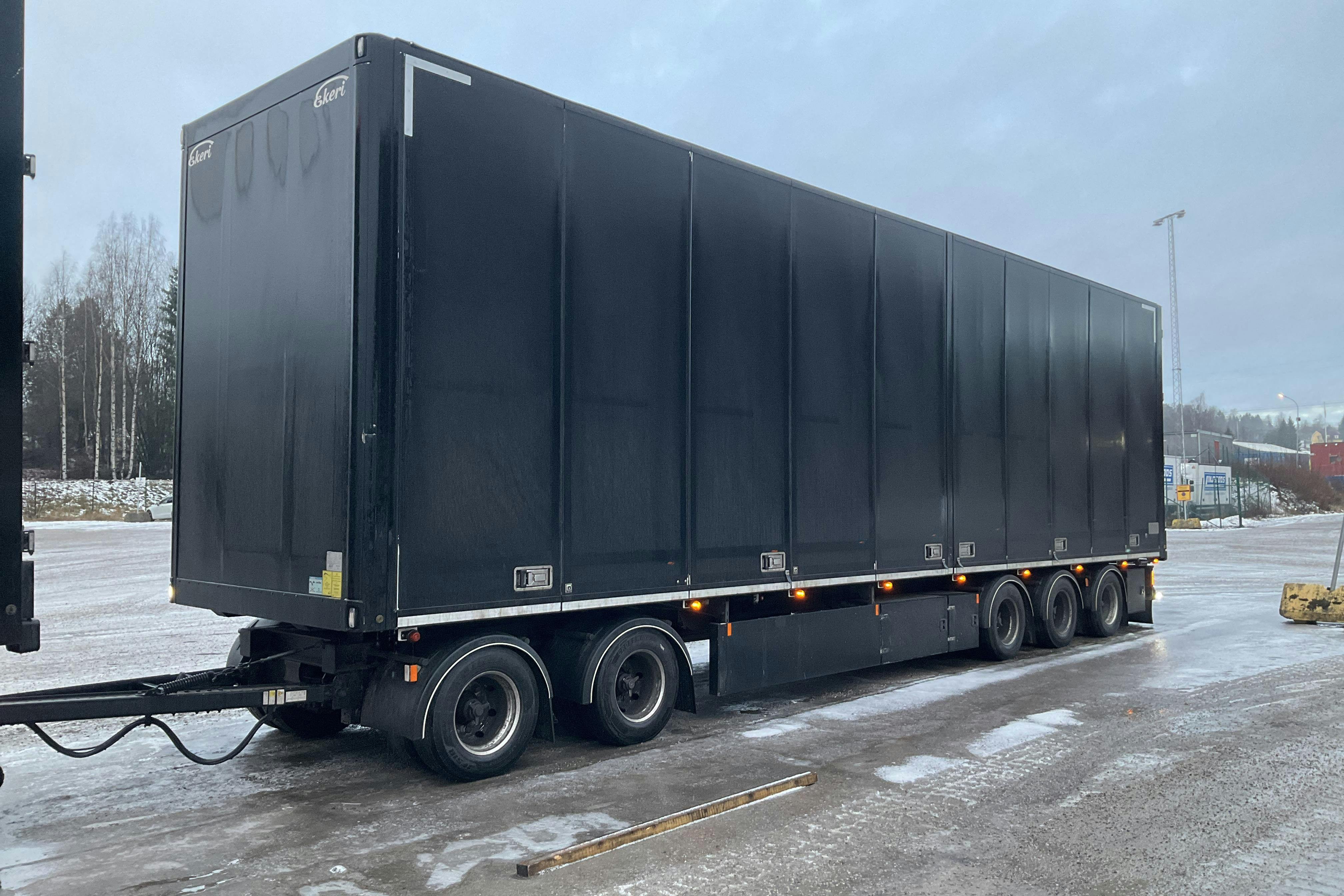 Presentationsfoto 1 av 27: EKERI S9-D - 0 km - svart - 2022