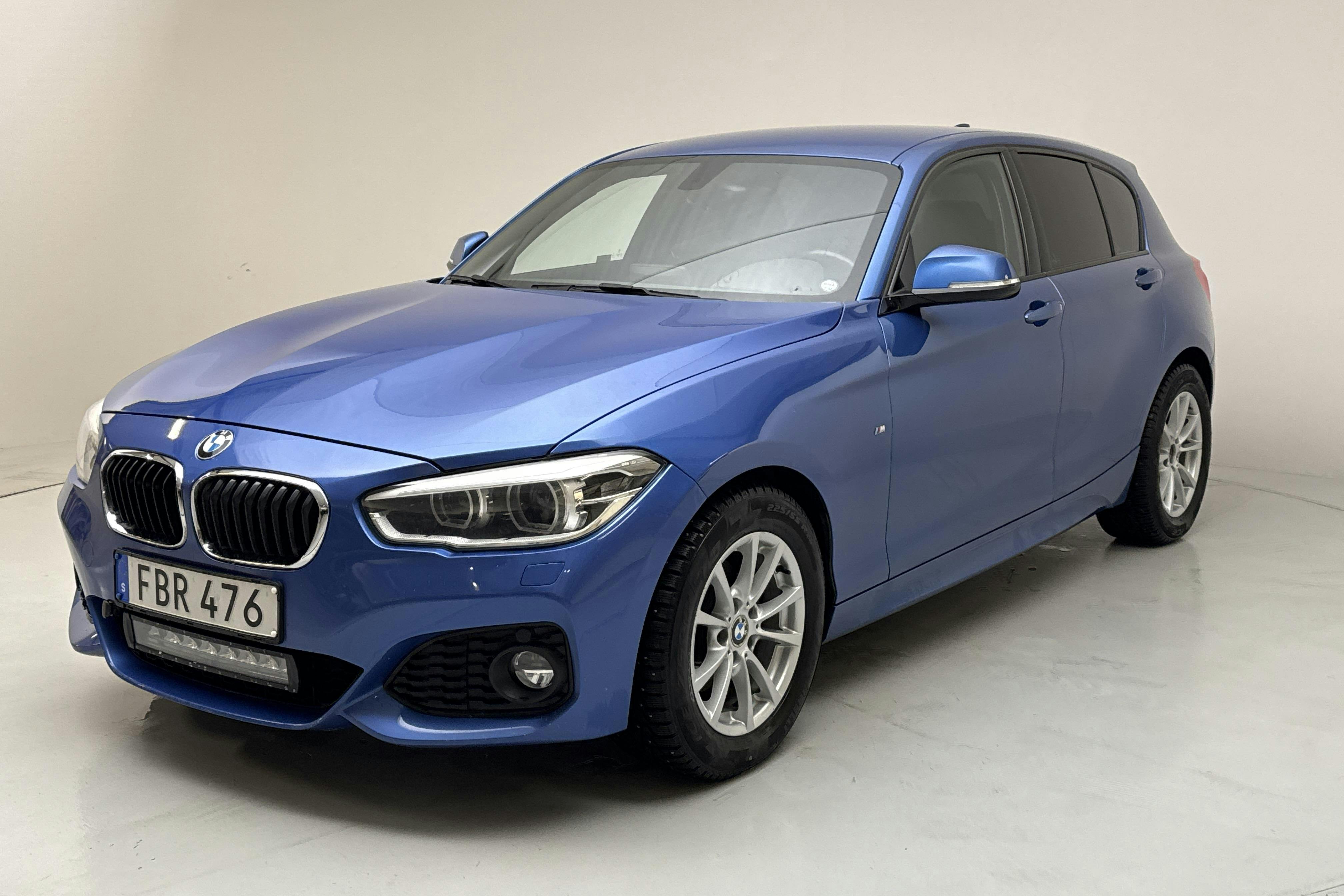 Presentationsfoto 1 av 13: BMW 120d xDrive 5dr, F20 (190hk) - 11 431 mil - Automat - blå - 2017